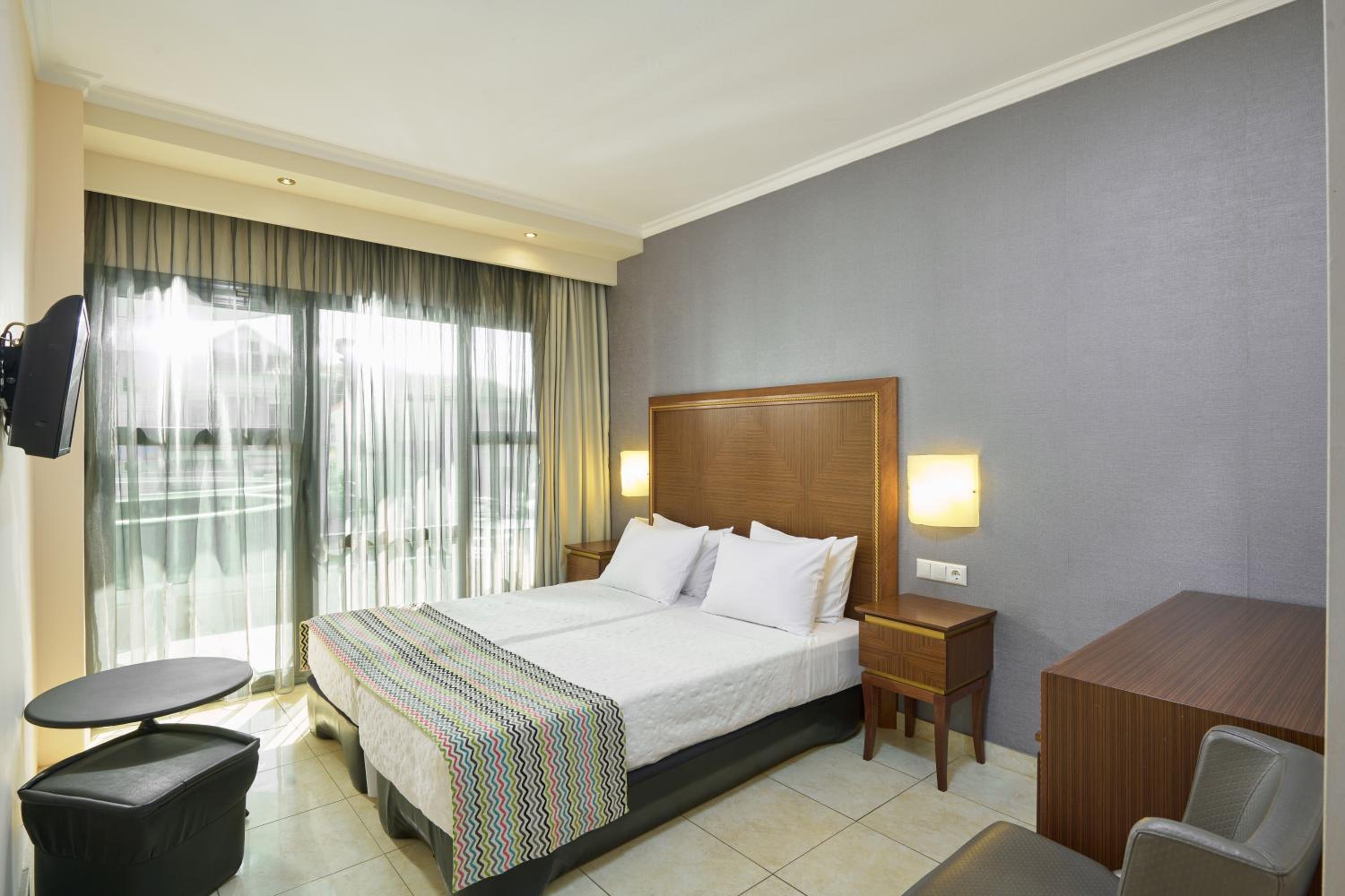 Standard Double or Twin Room photo 2