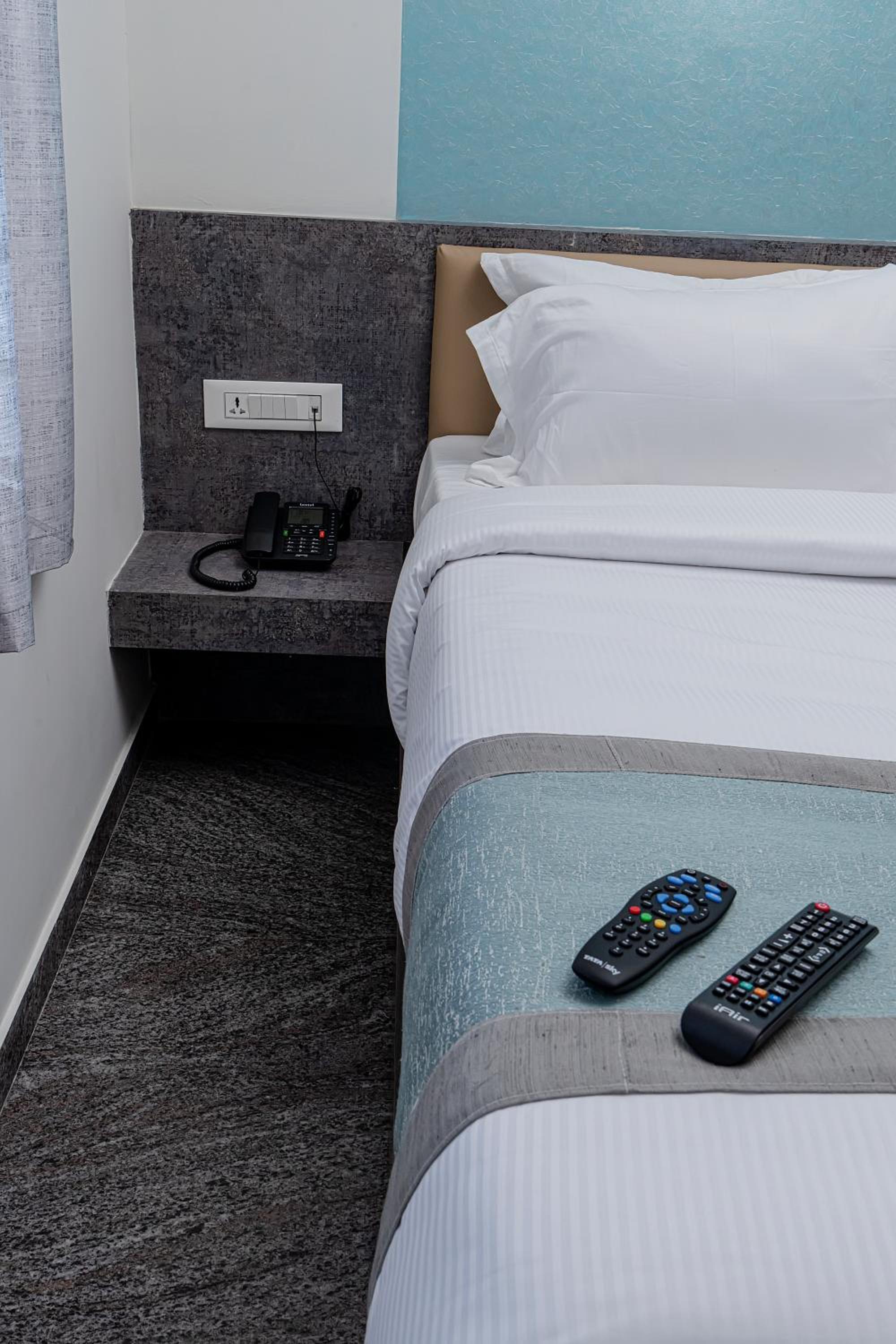 Budget Double Room - Photo 6