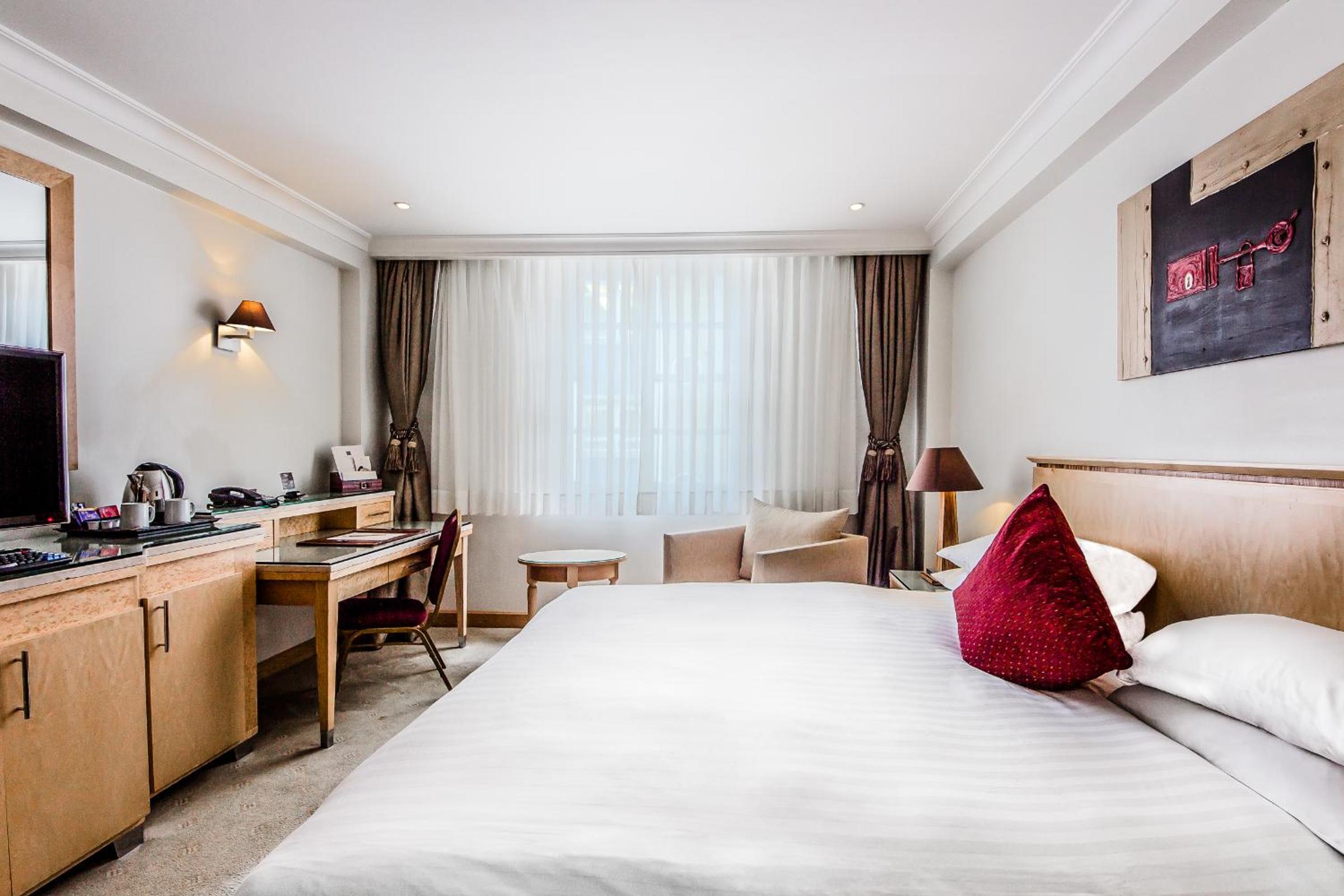 Classic Double Room thumbnail 5