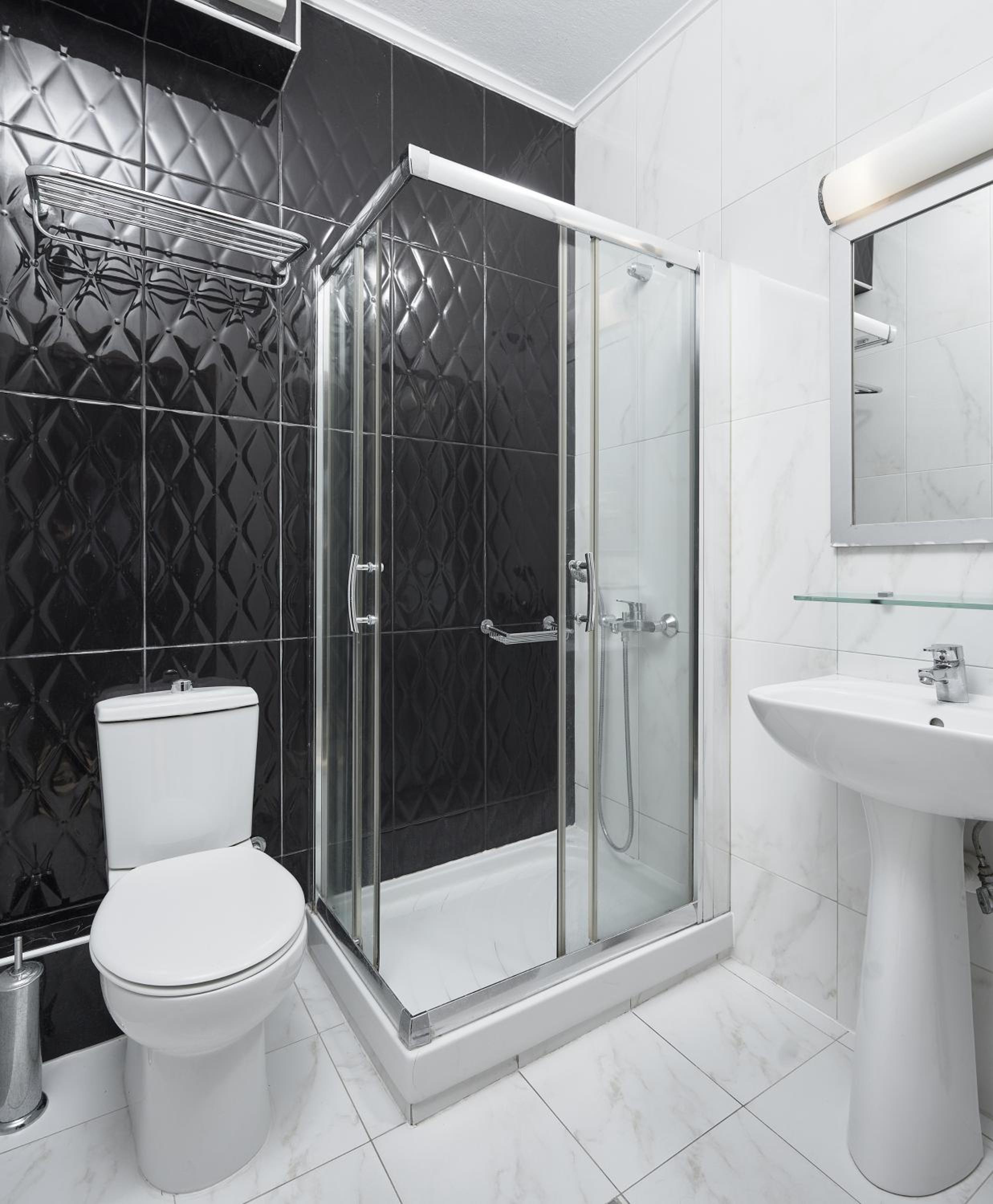 Standard Single Room with Shower photo 3