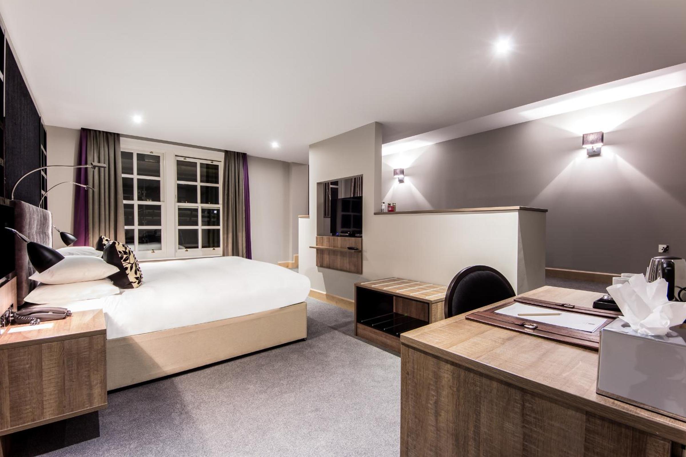 Deluxe King Room