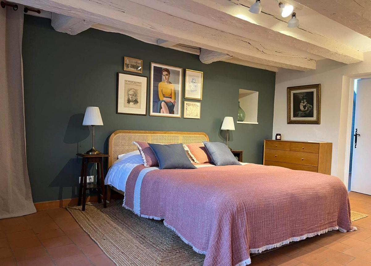 Suite - Photo 1