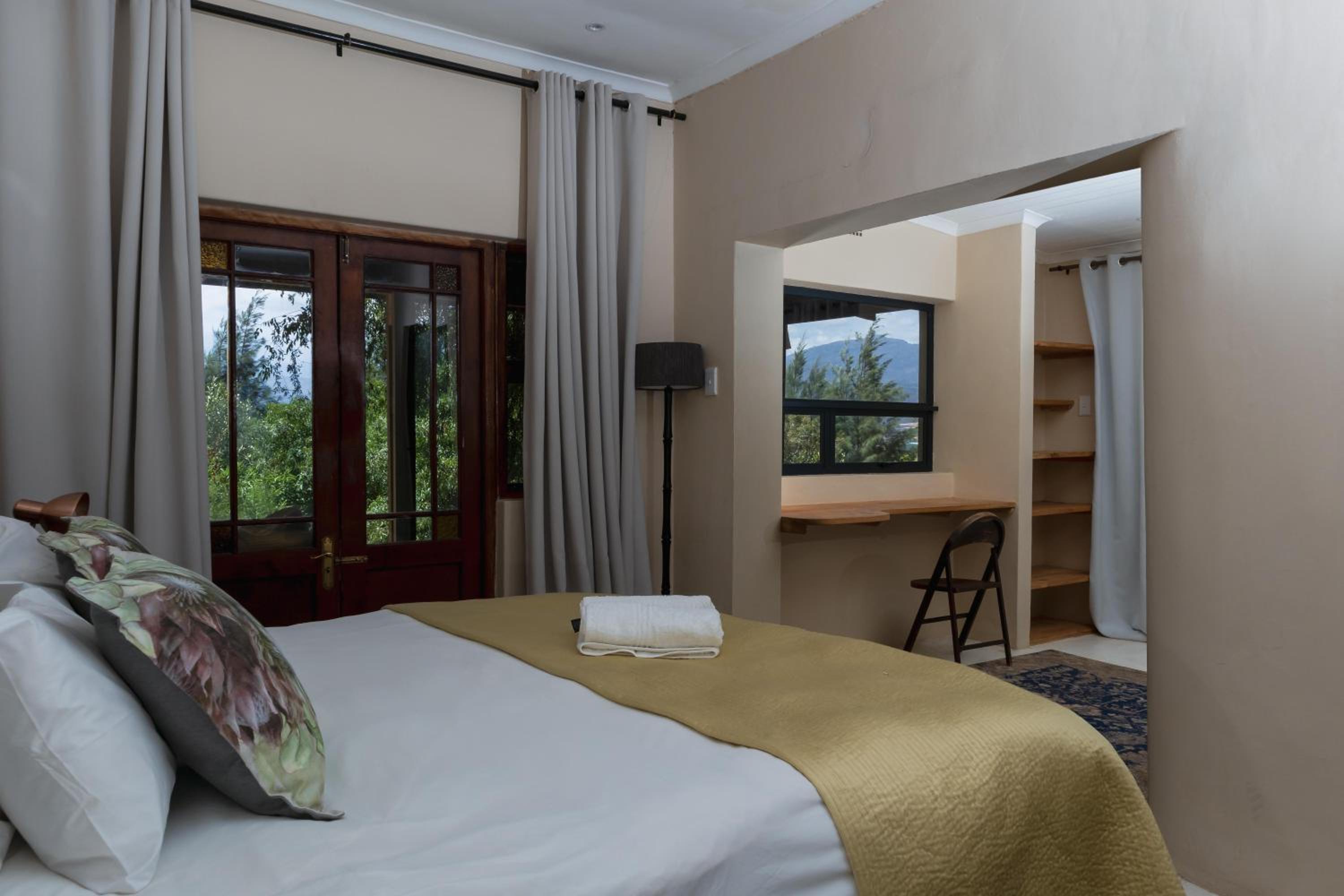 Luxury Honeymoon Suite photo 2