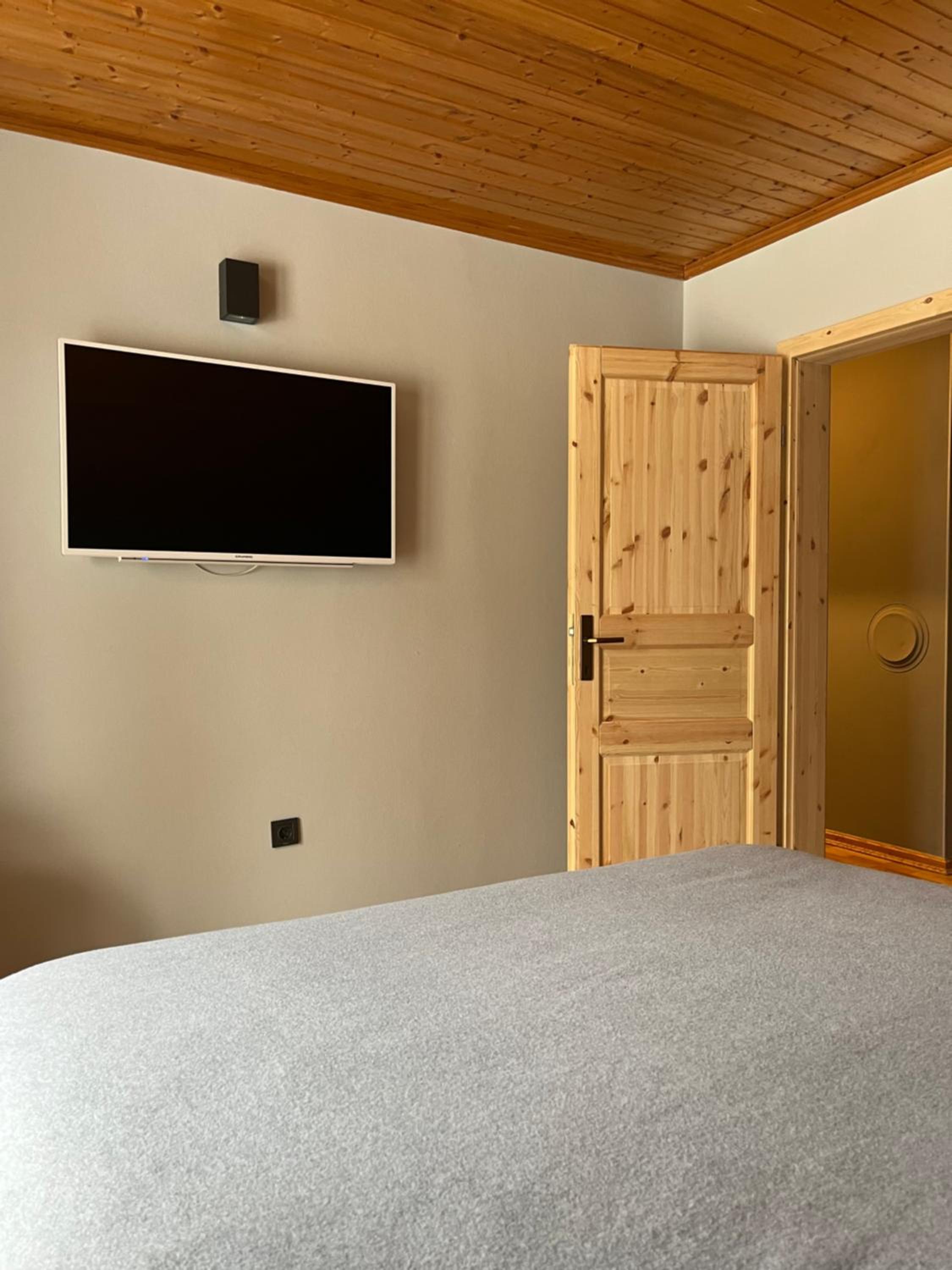 Three-Bedroom Chalet photo 1