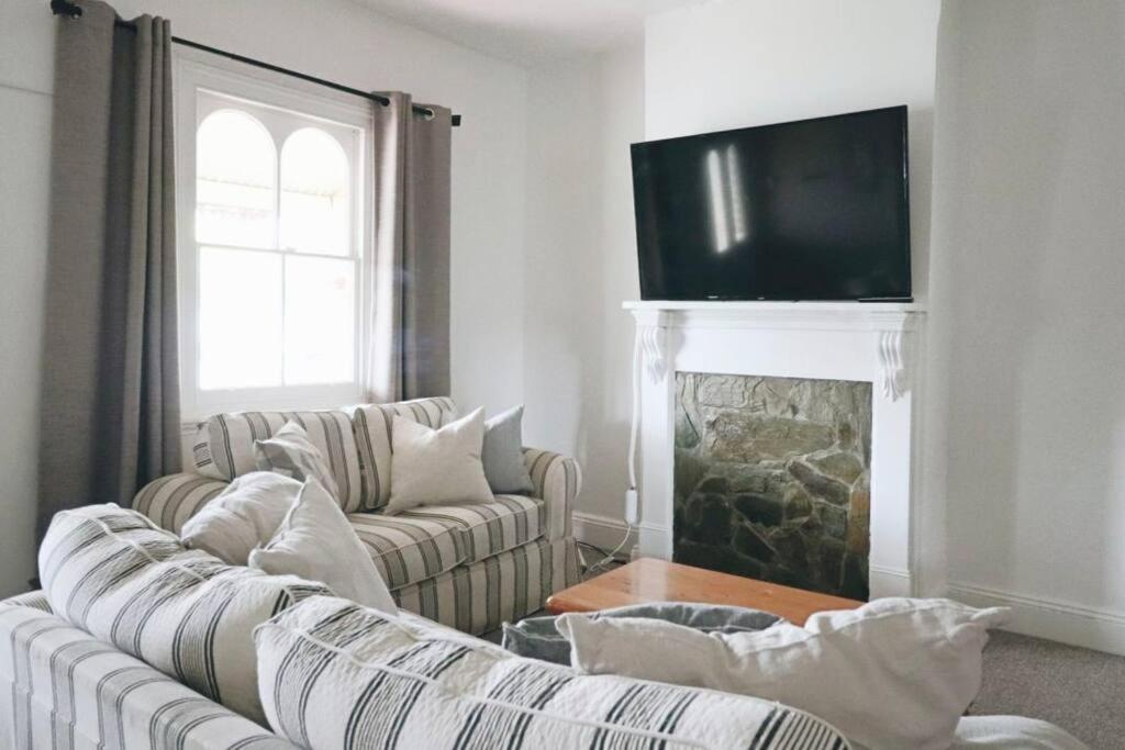 Three-Bedroom House photo 1