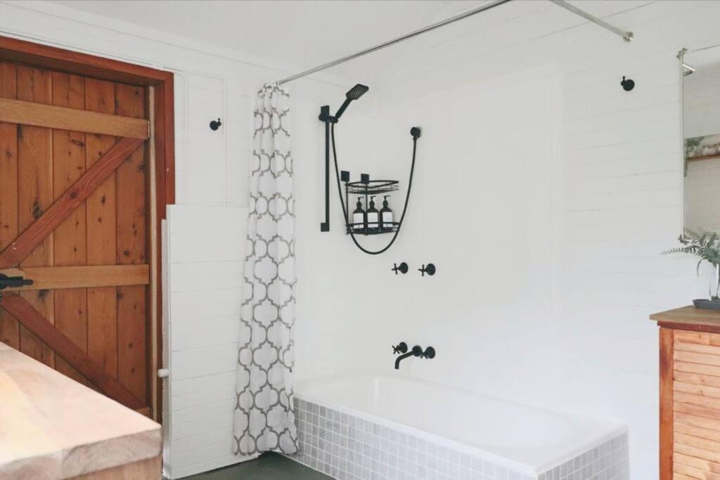 Three-Bedroom House photo 2