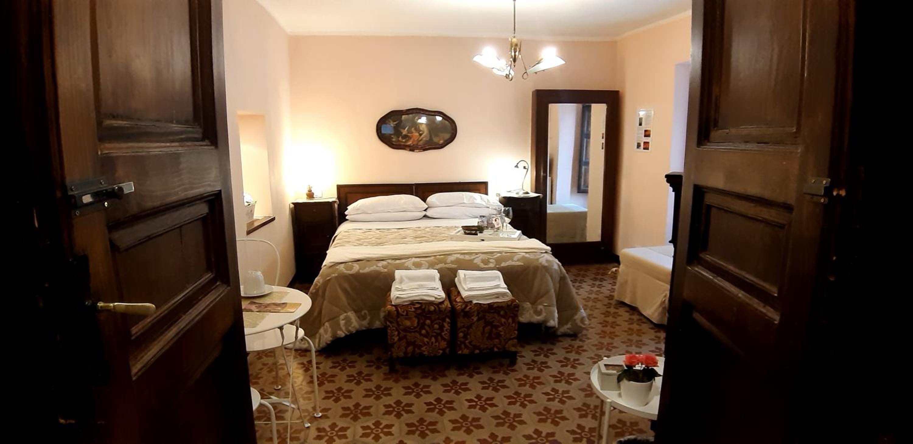 Double or Twin Room - Photo 2