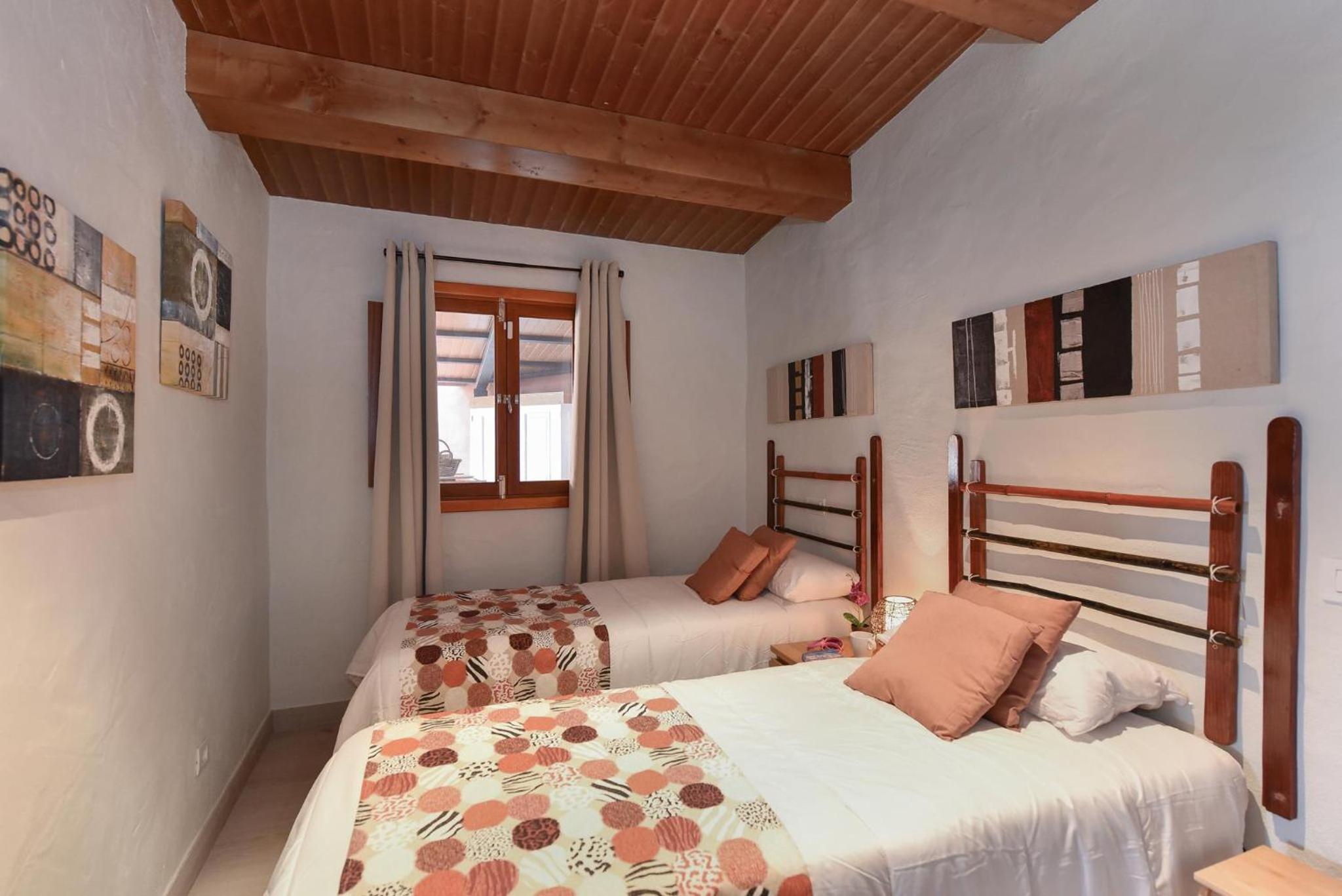 Three-Bedroom House photo 3