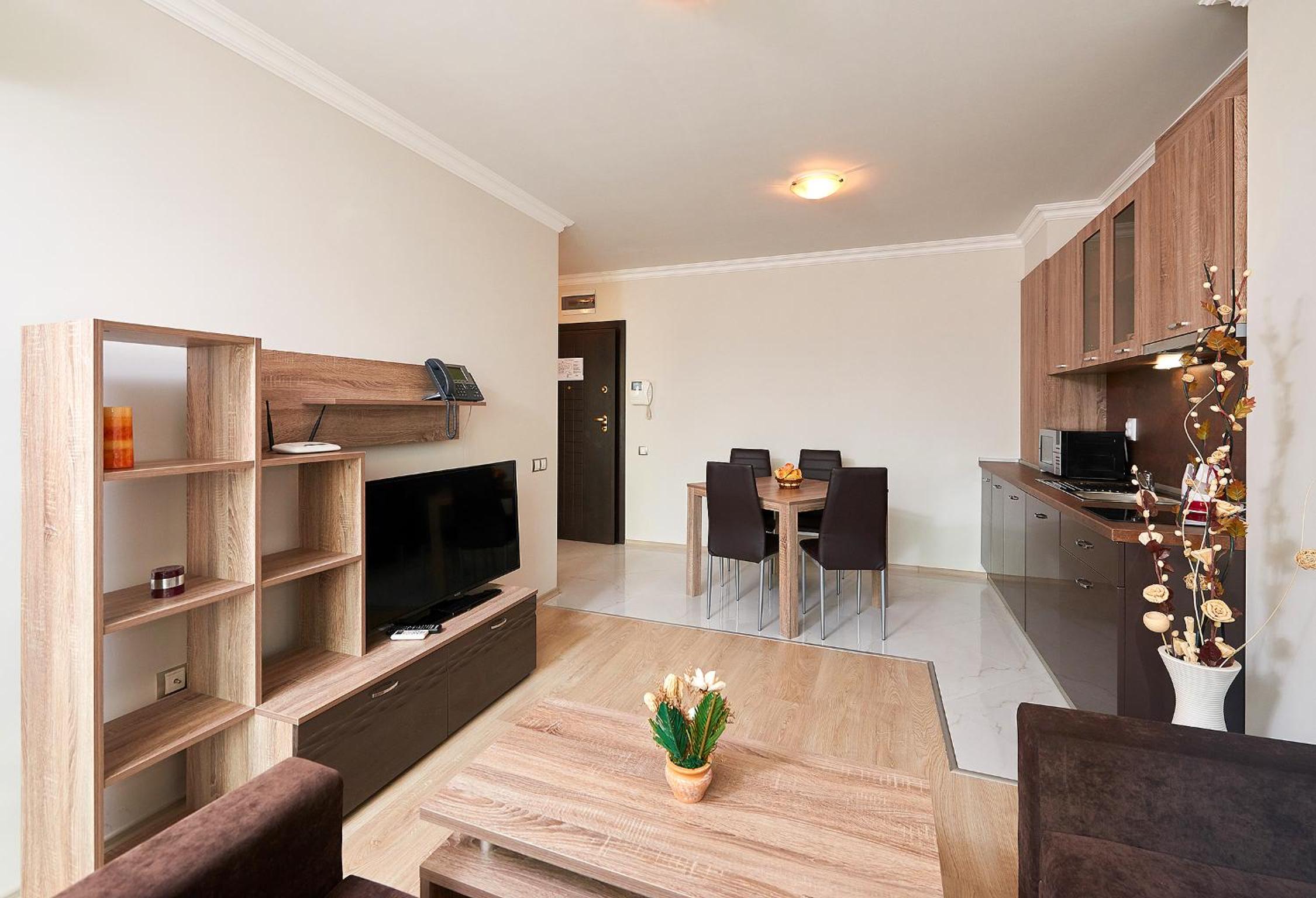 Apartment with Garden View