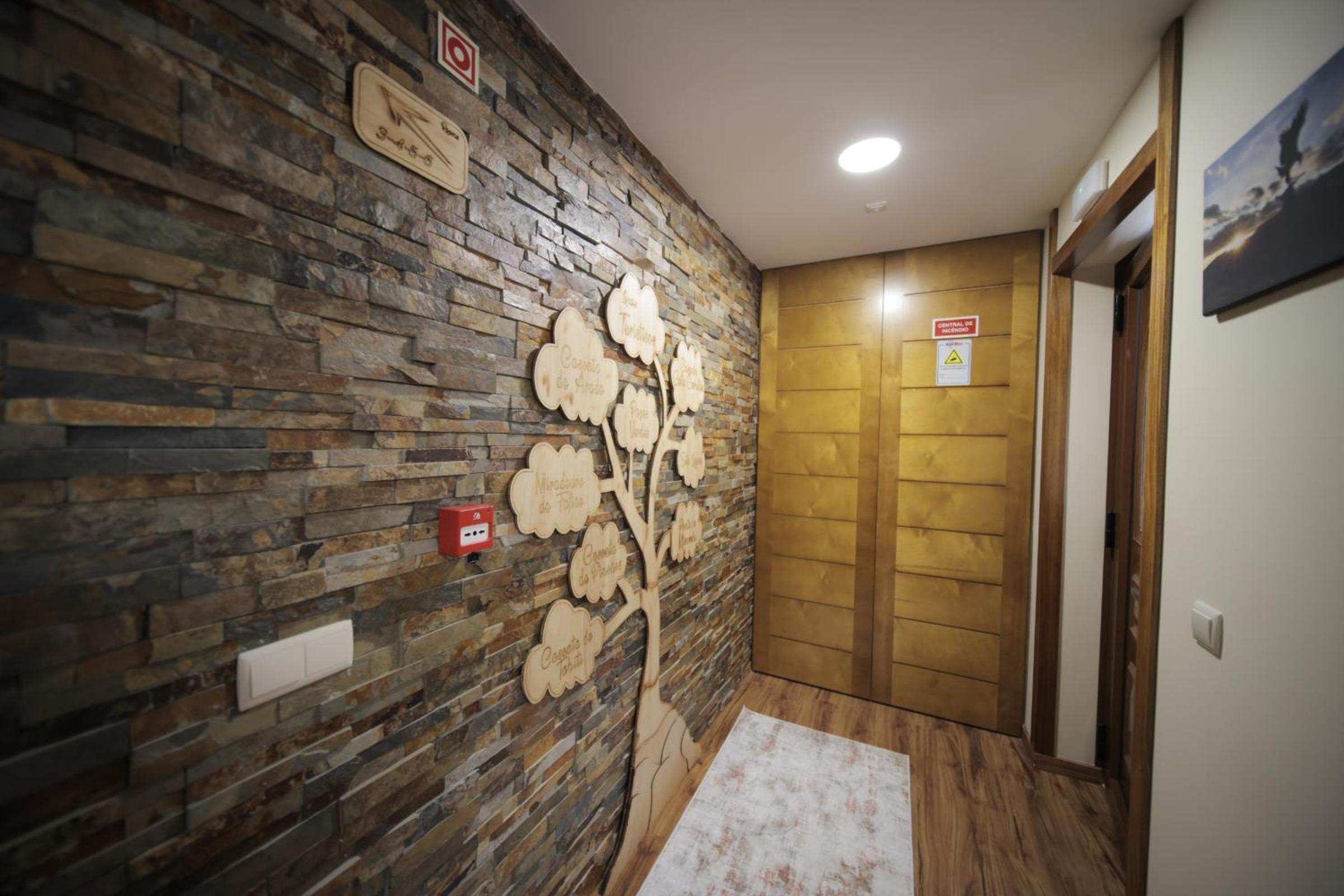 Deluxe Room - Photo 5