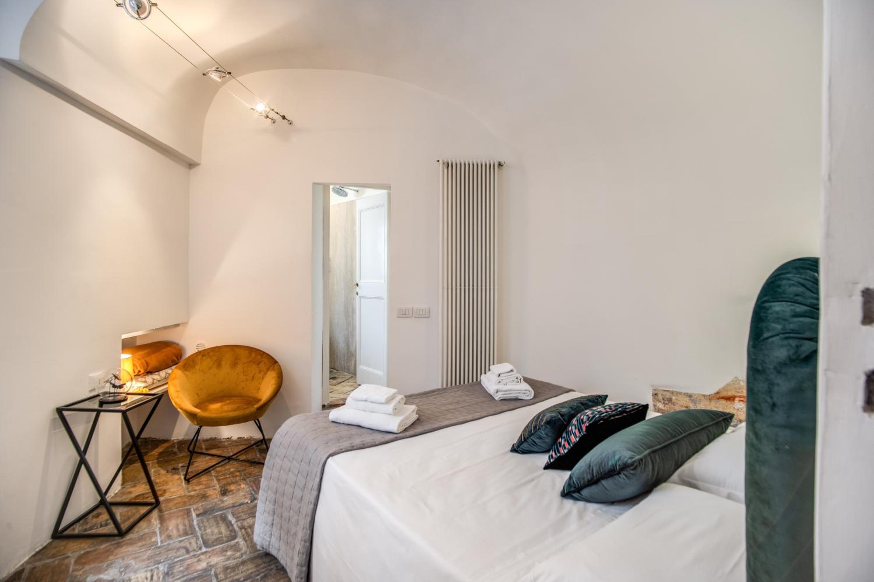 Apartment - Split Level photo 2