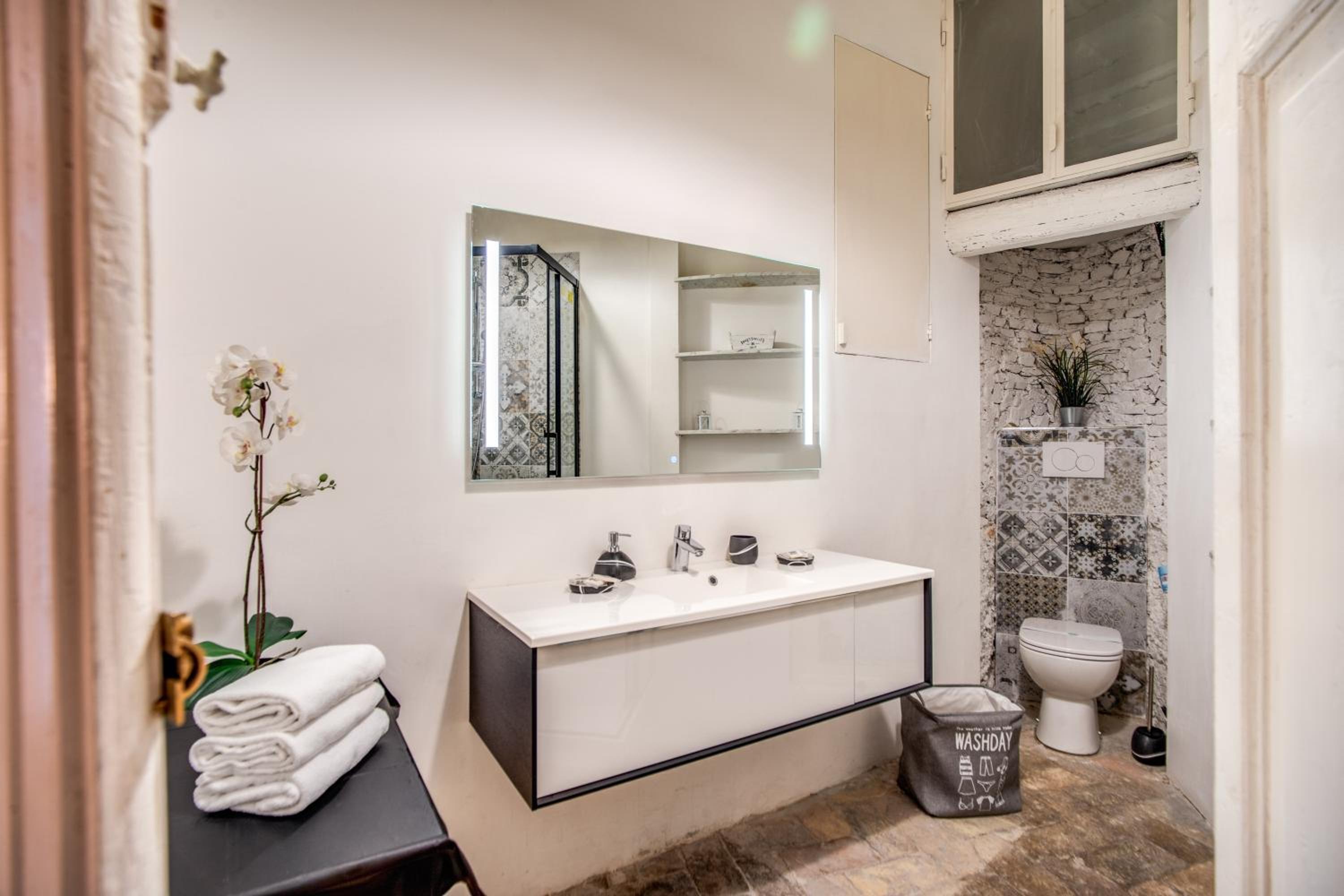 Apartment - Split Level photo 3