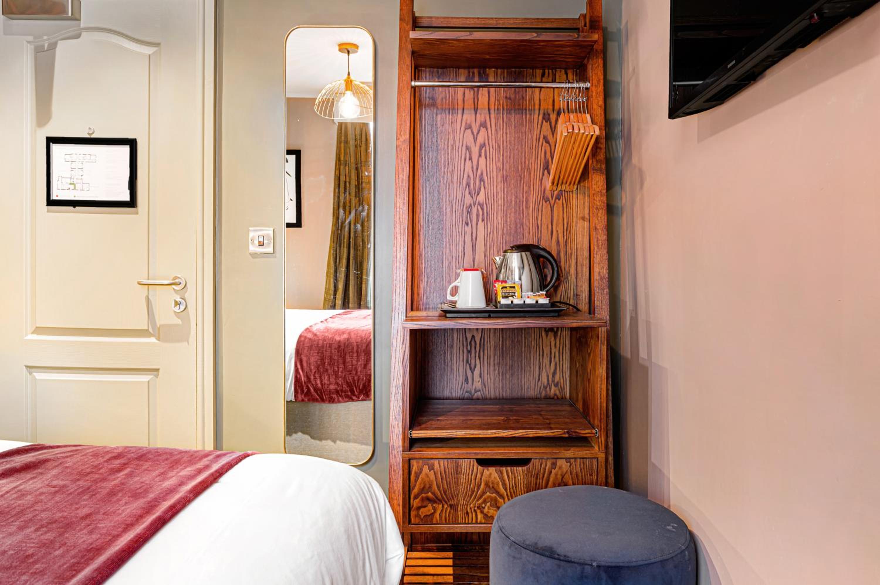 Small Double Room - Photo 10