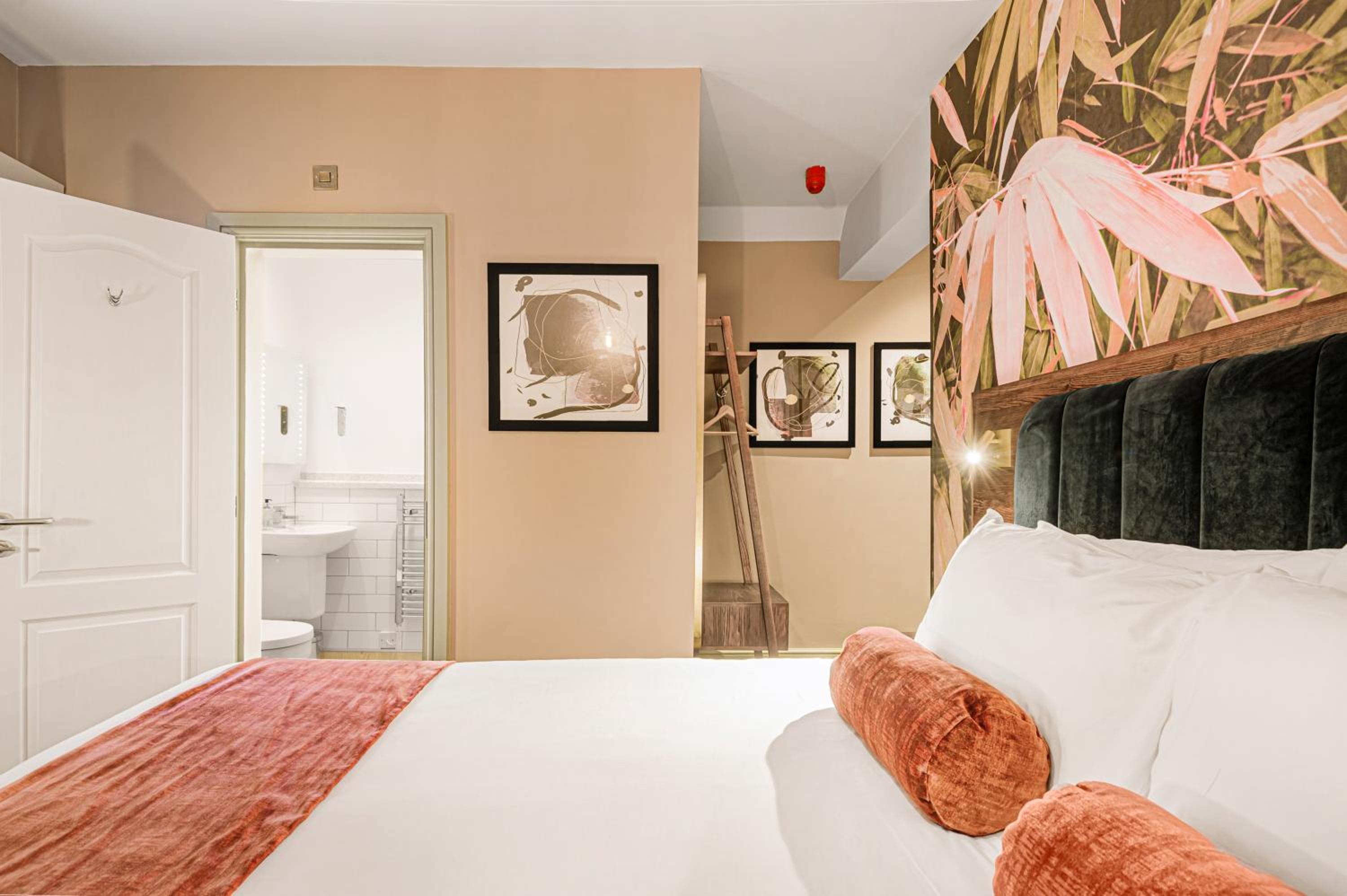 Small Double Room - Photo 3