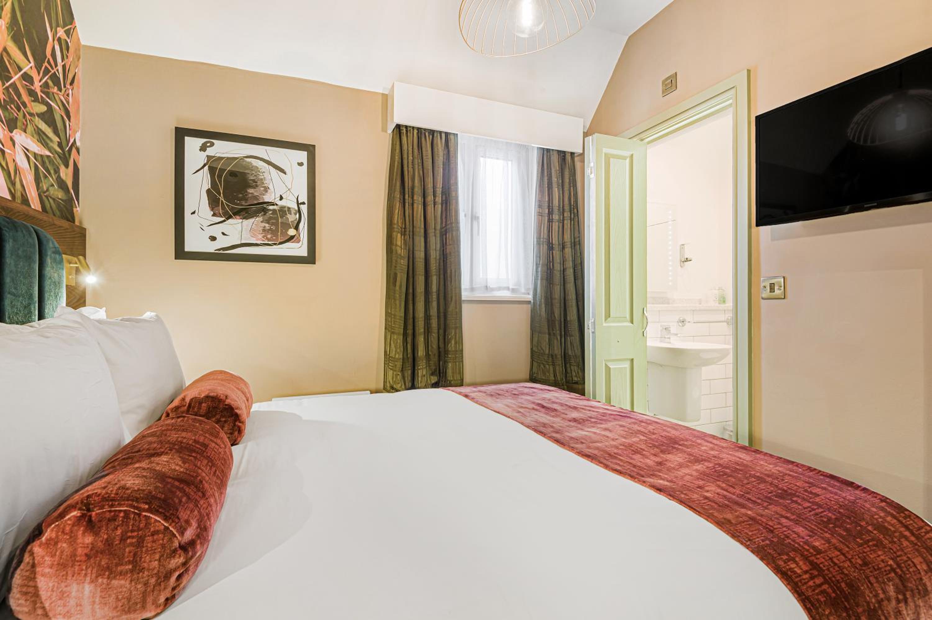 Small Double Room - Photo 4