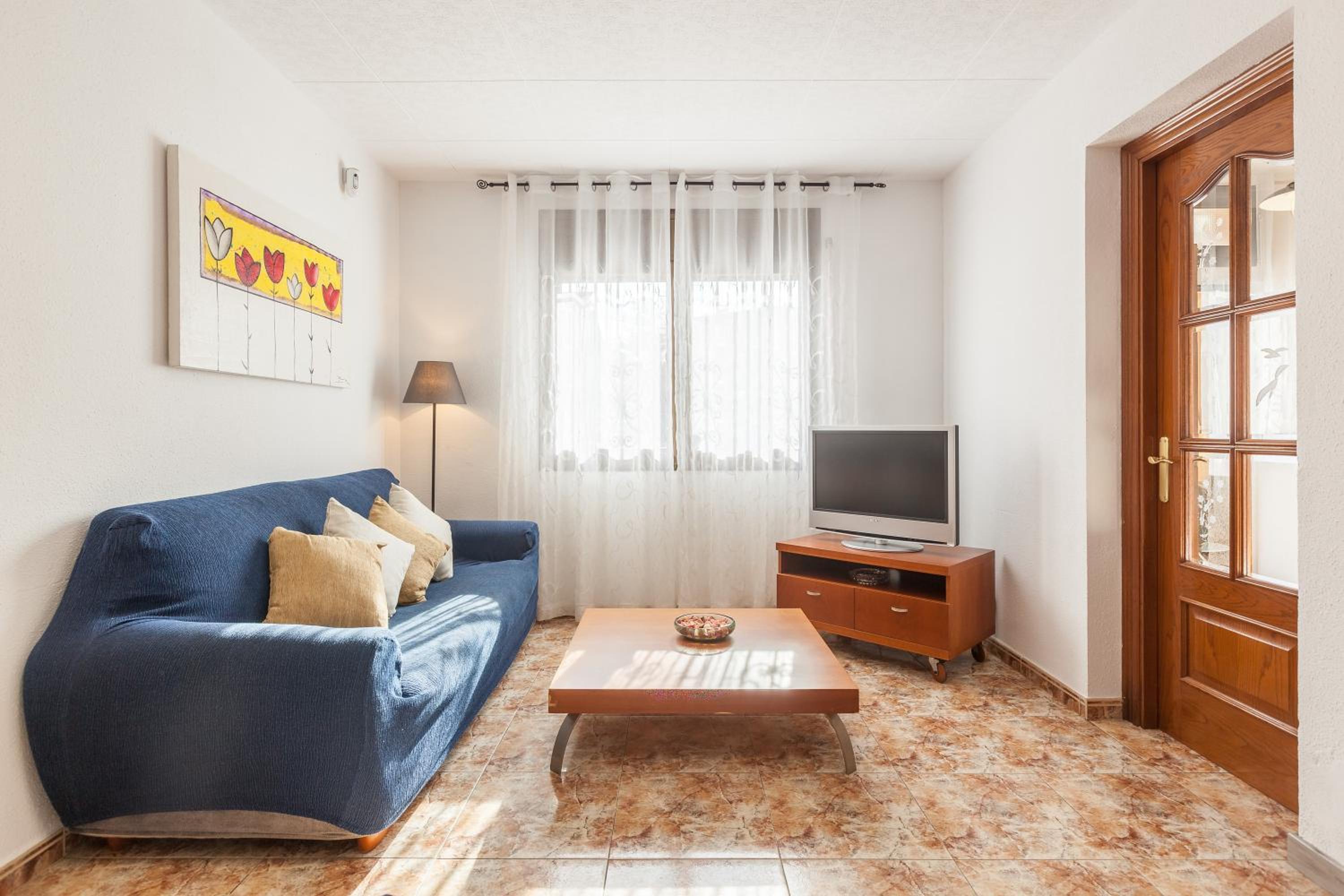 Three-Bedroom House photo 2