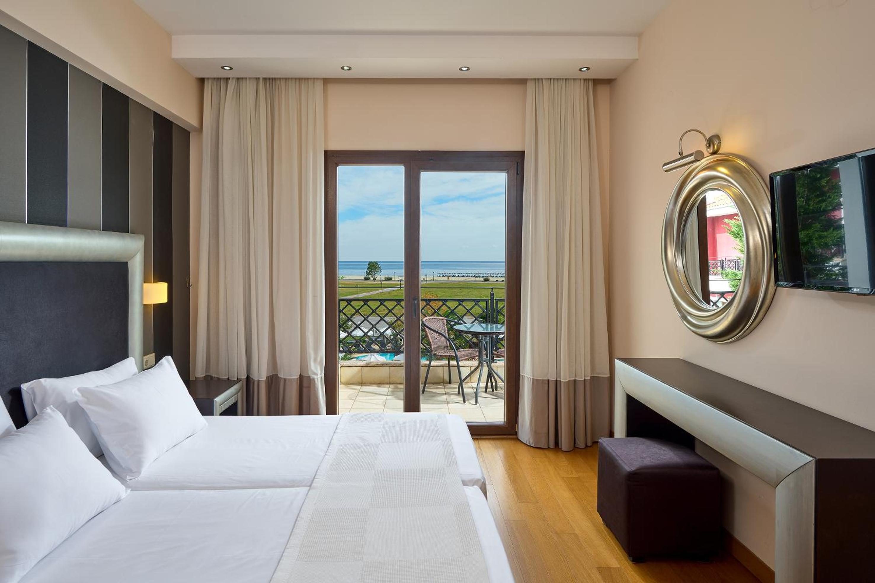 Double Room with Sea View photo 1