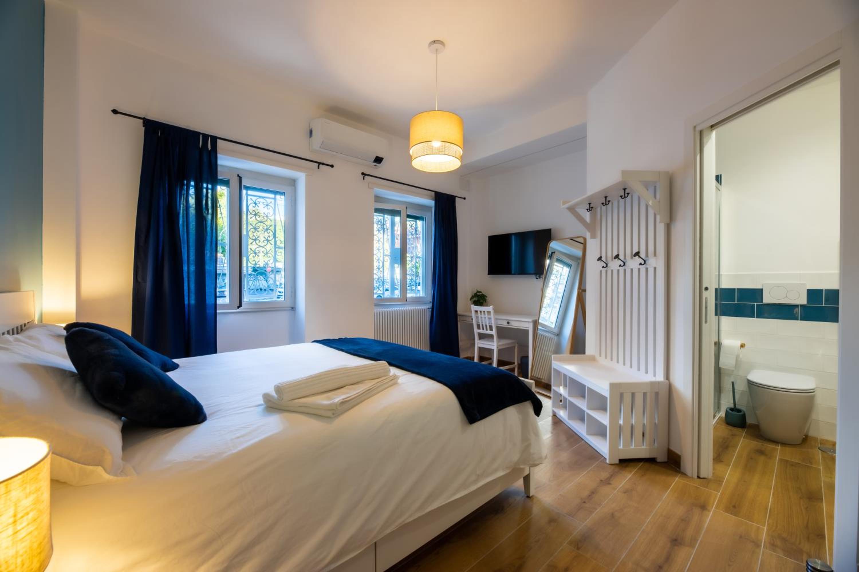 Double Room with Private Bathroom photo 2