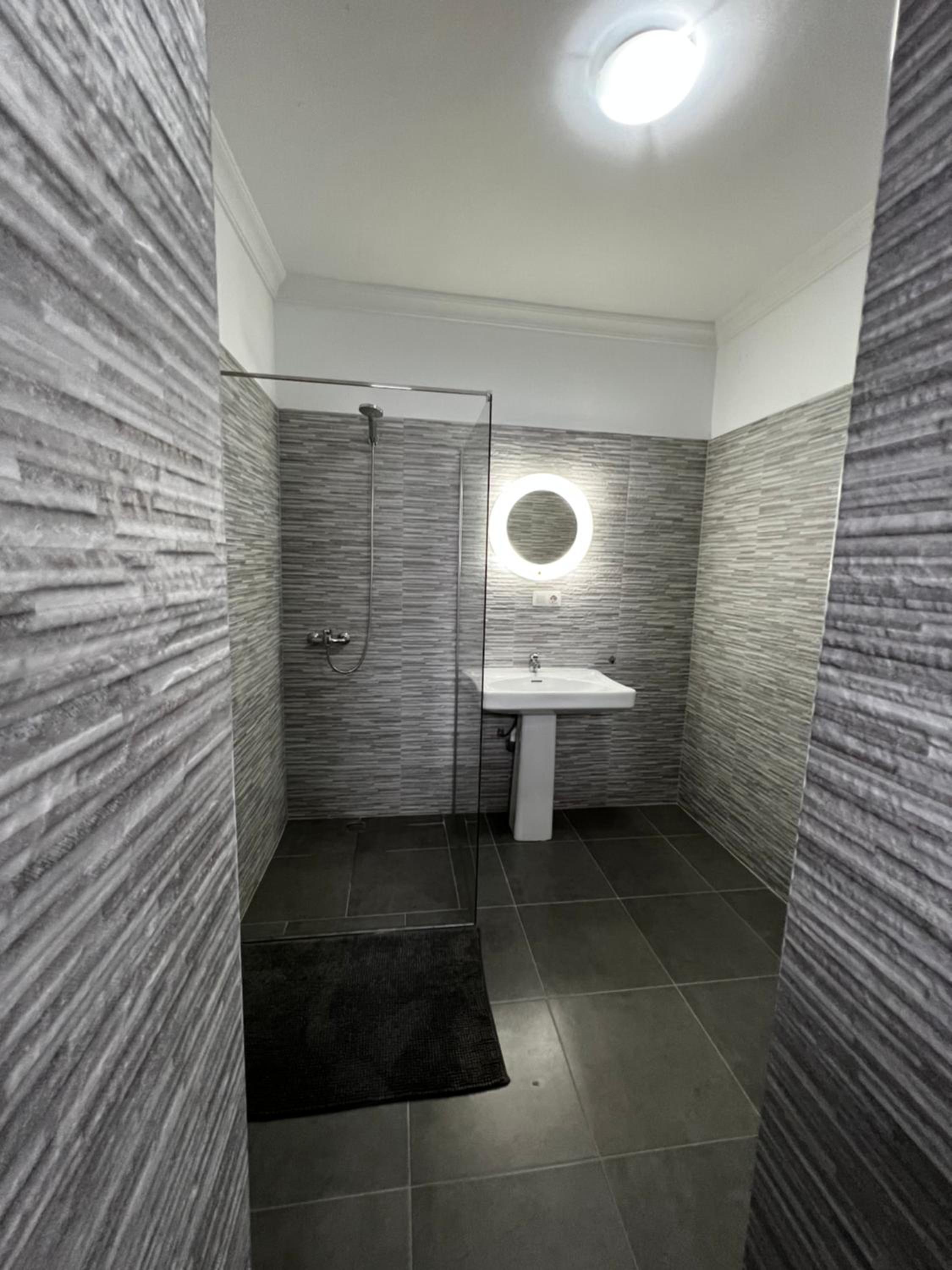 Deluxe Double Room with Balcony and Sea View - Photo 4