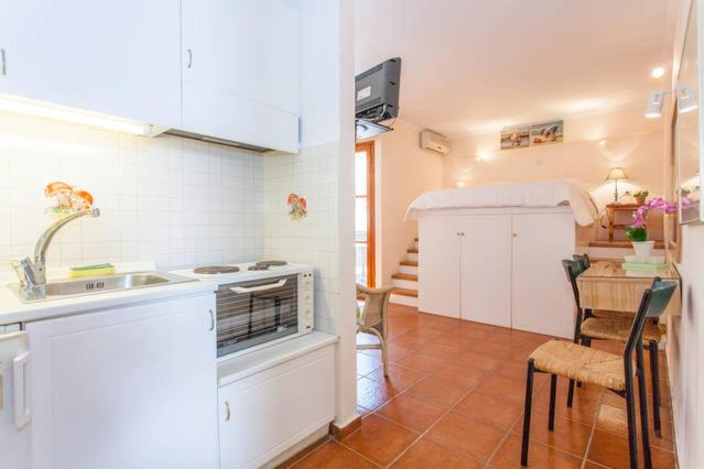 Studio Apartment photo 3