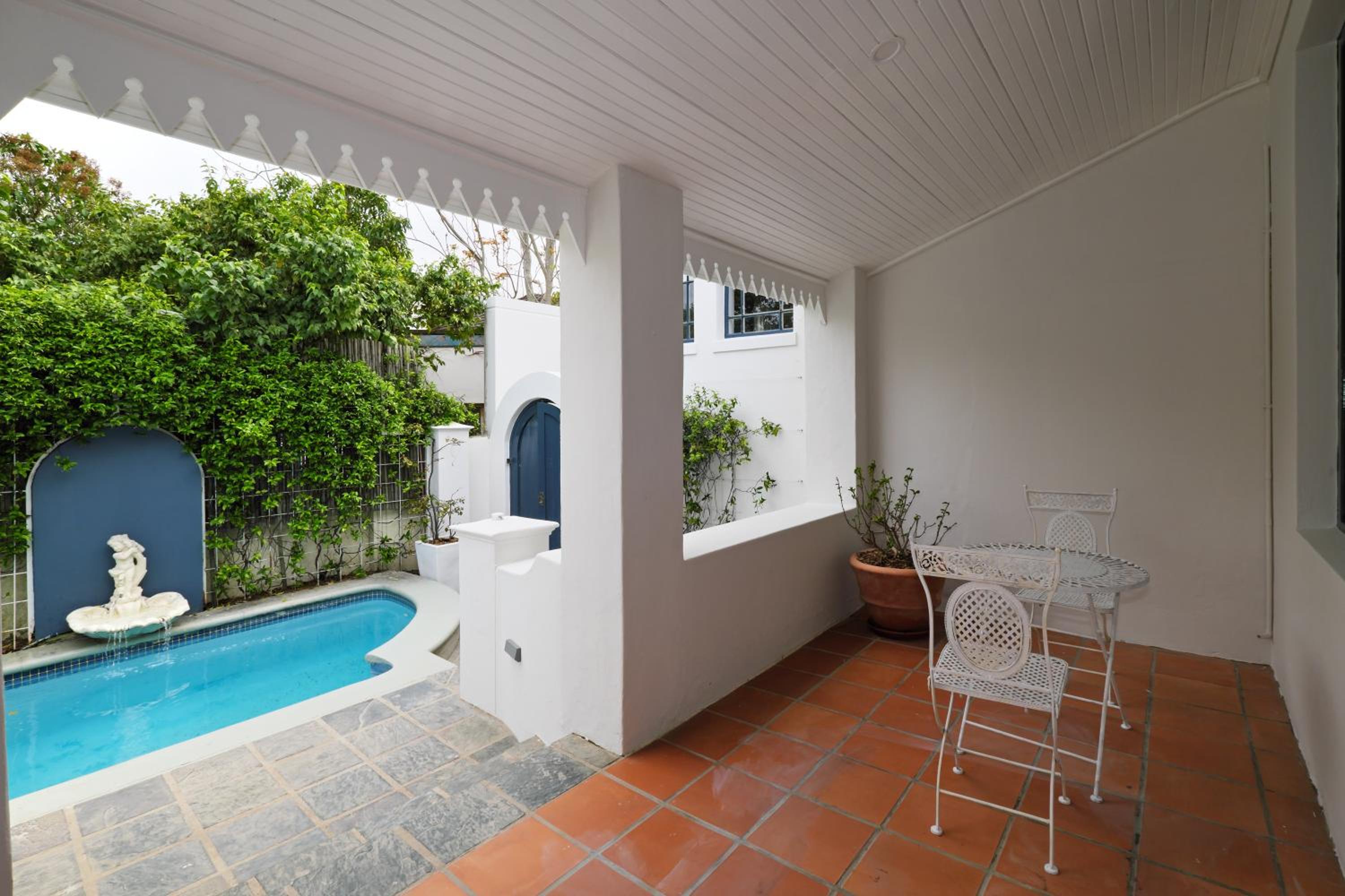 Superior Pool Room - Photo 5