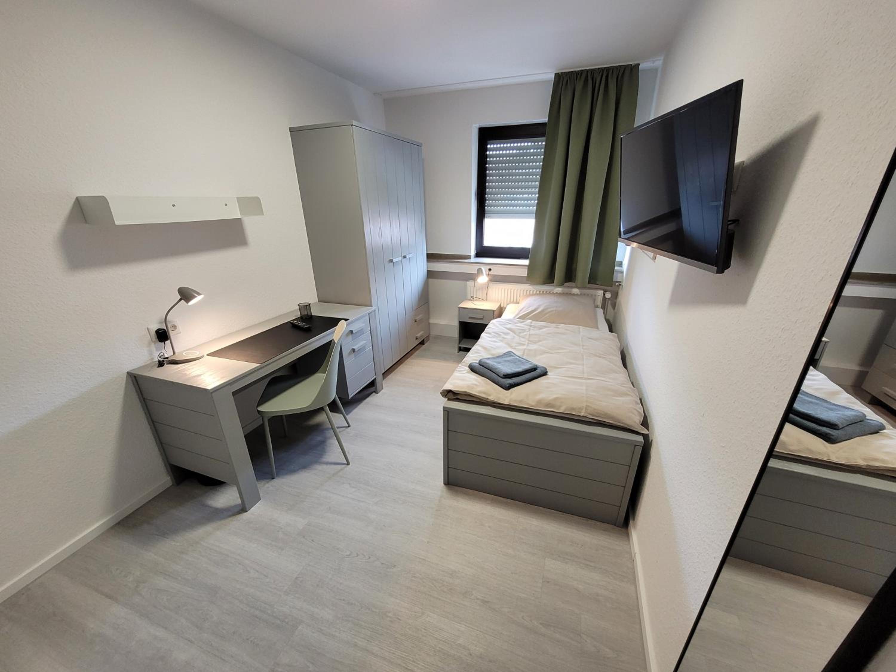 Single Room with Private Bathroom photo 3