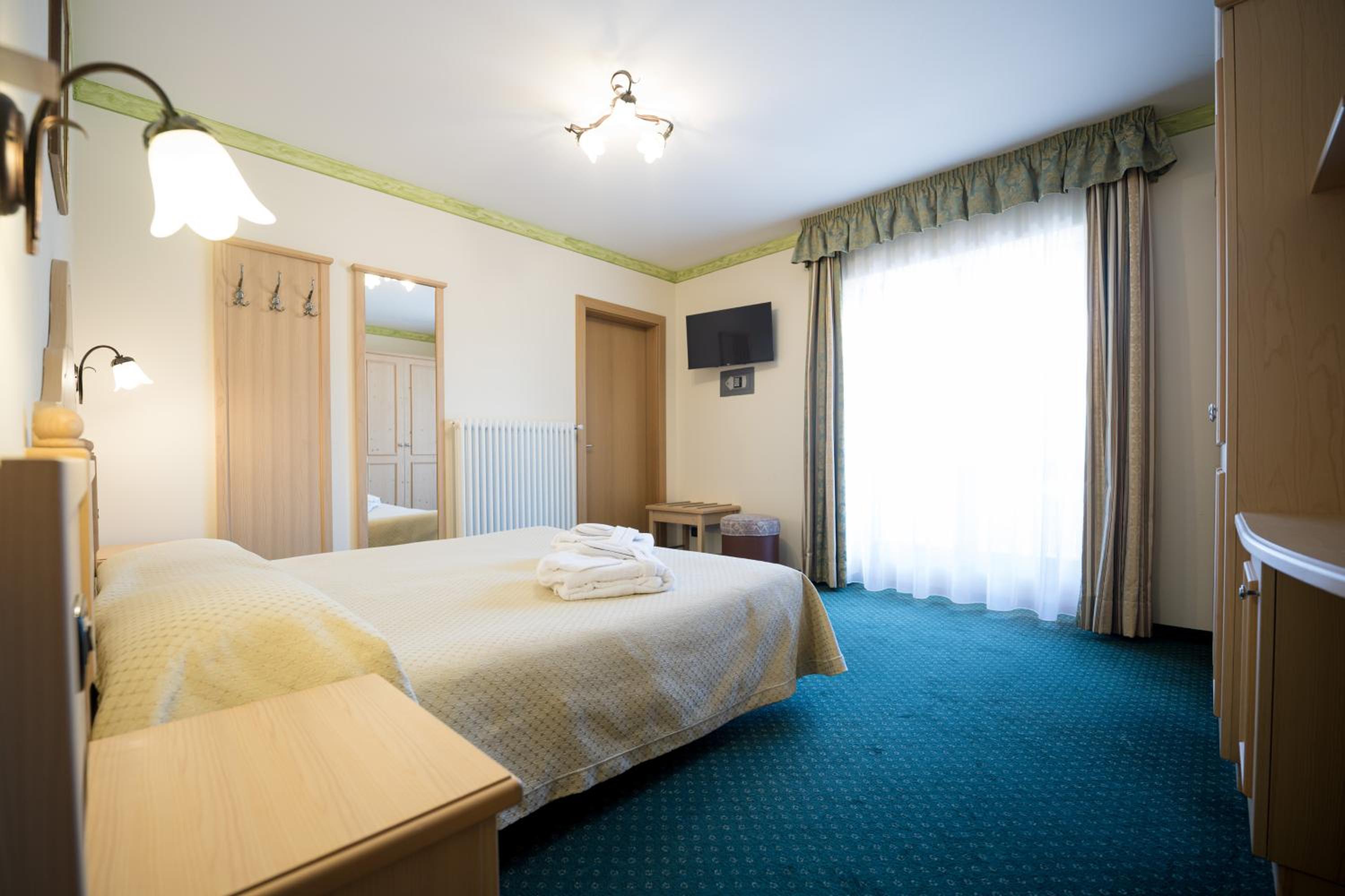 Superior King Room with Garden View