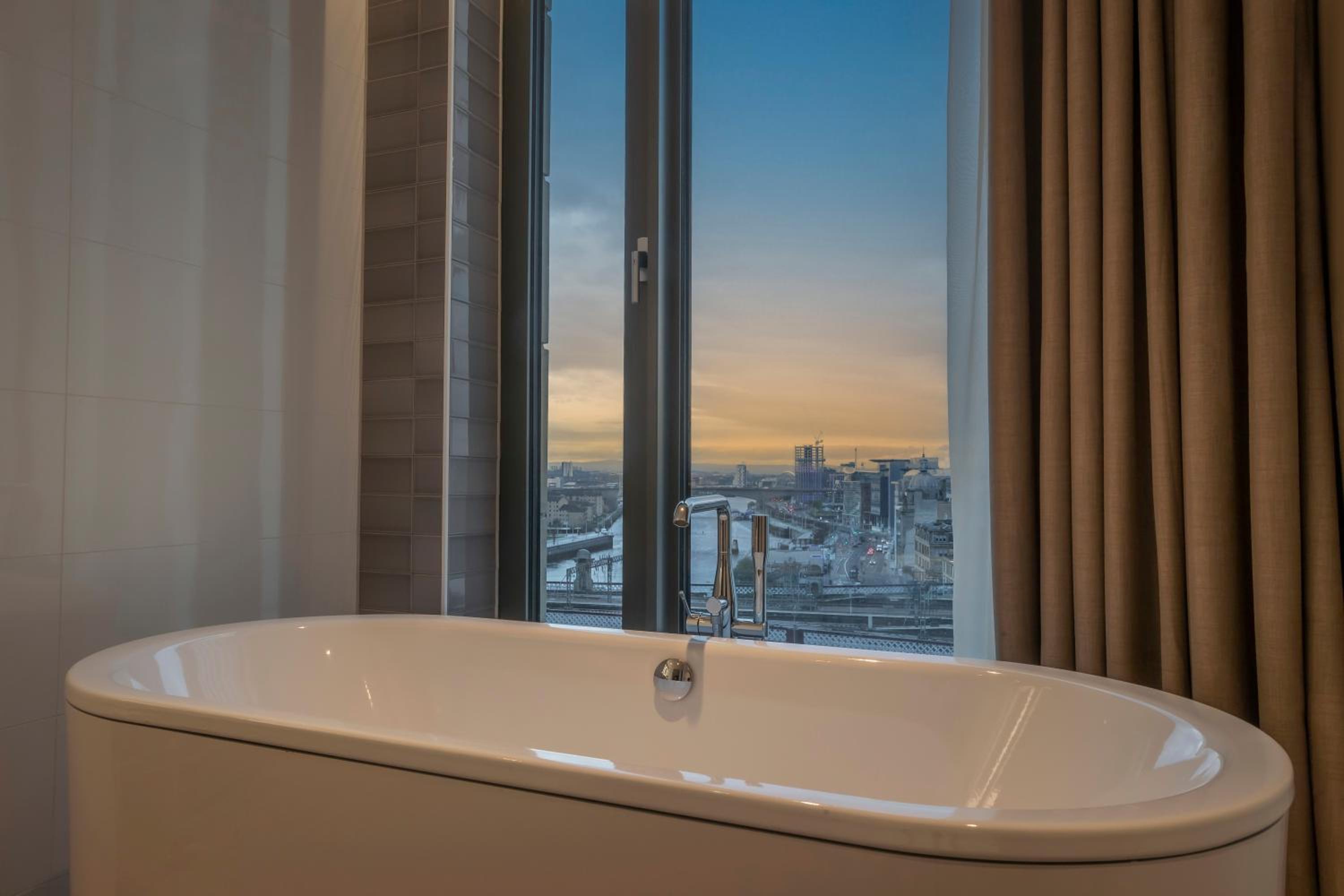 Suite - Photo 4