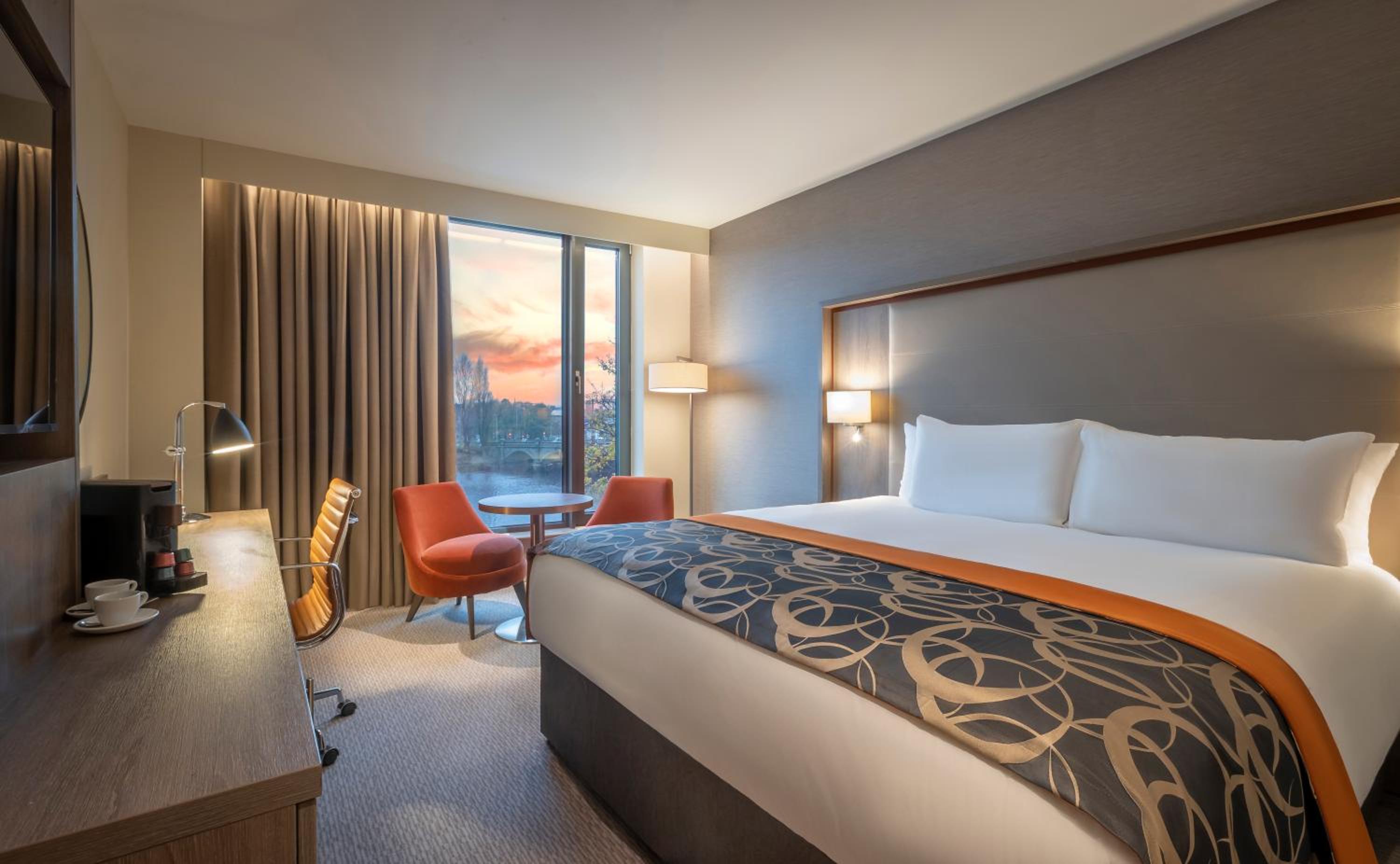 Executive King Room - Photo 2