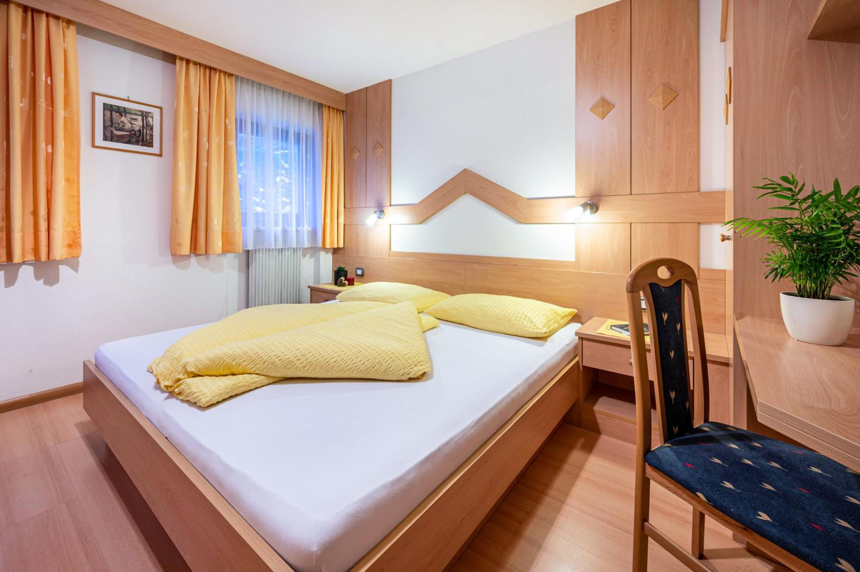 Two-Bedroom Deluxe Apartment with Garden View
