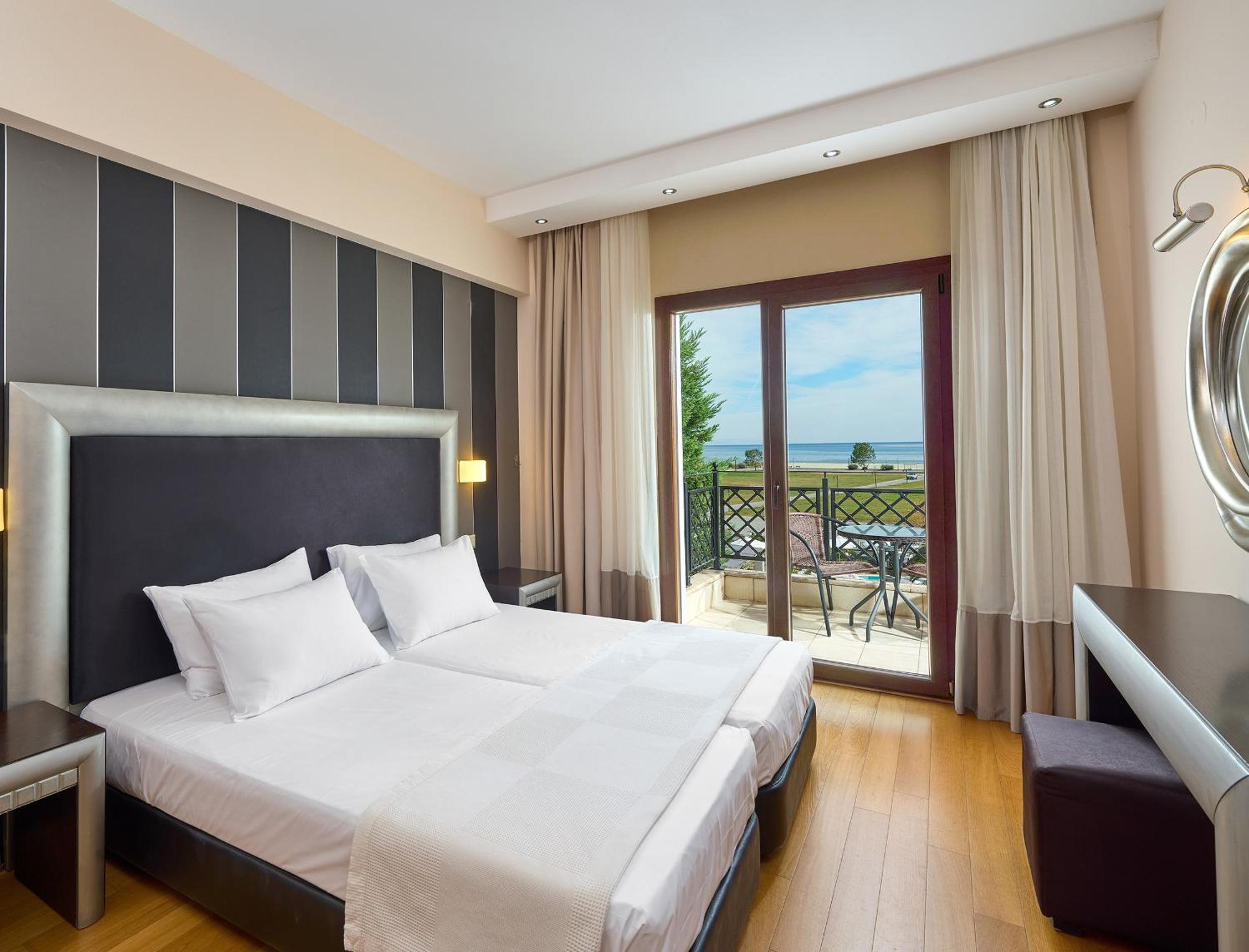 Double Room with Sea View photo 2