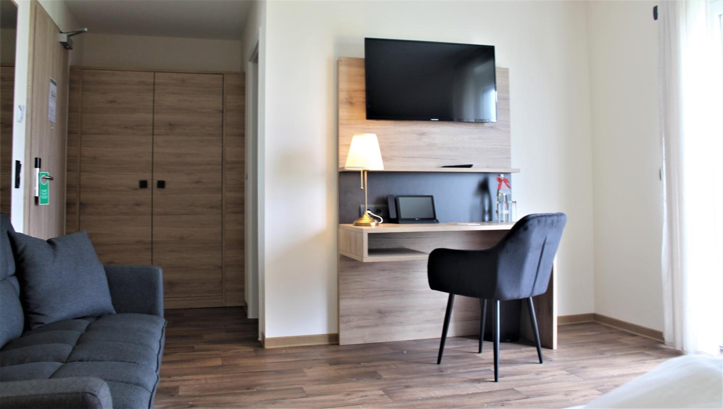 Deluxe Double Room with Balcony photo 1