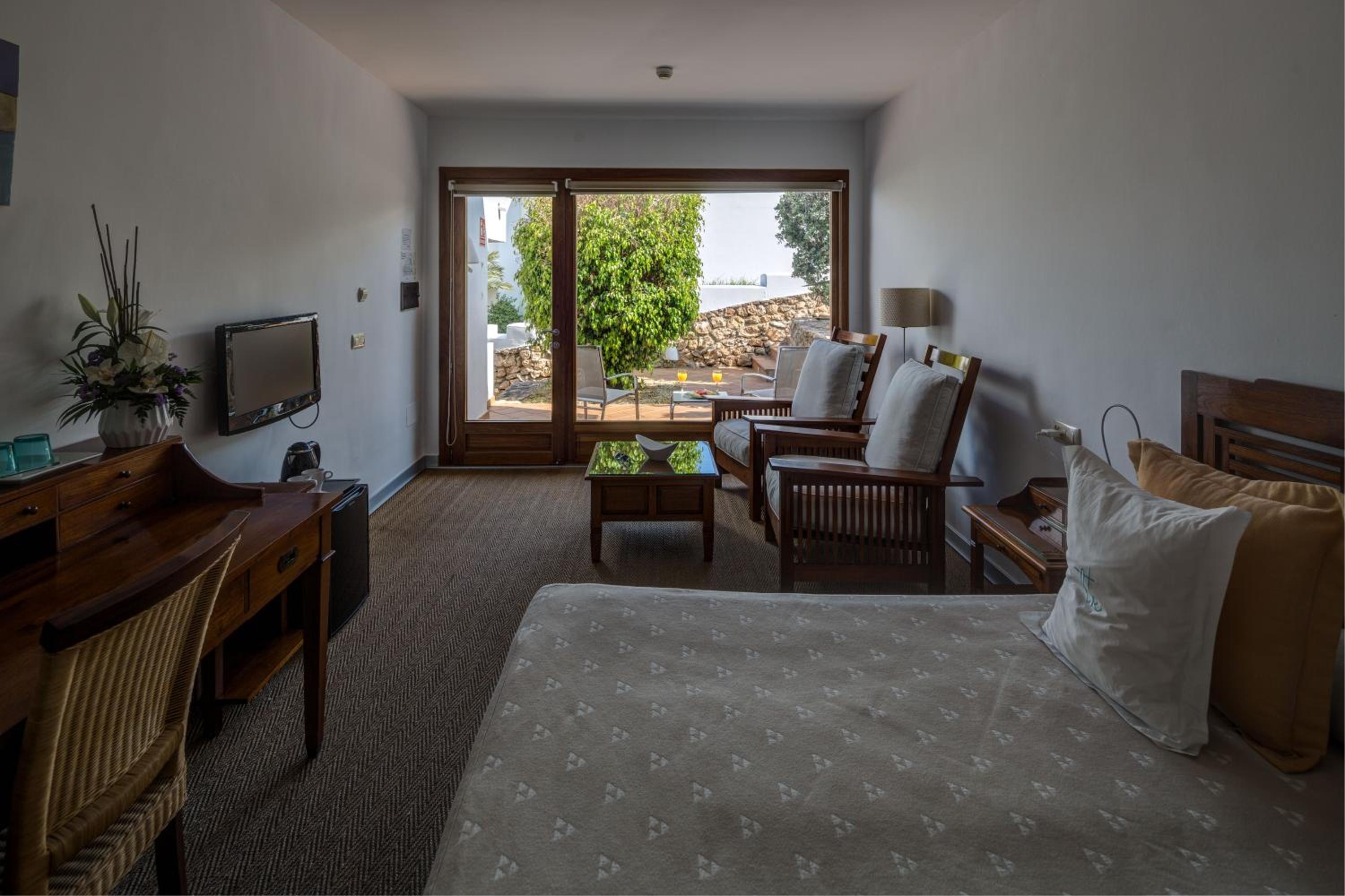 Double Room with  Hydromassage Bath. photo 2