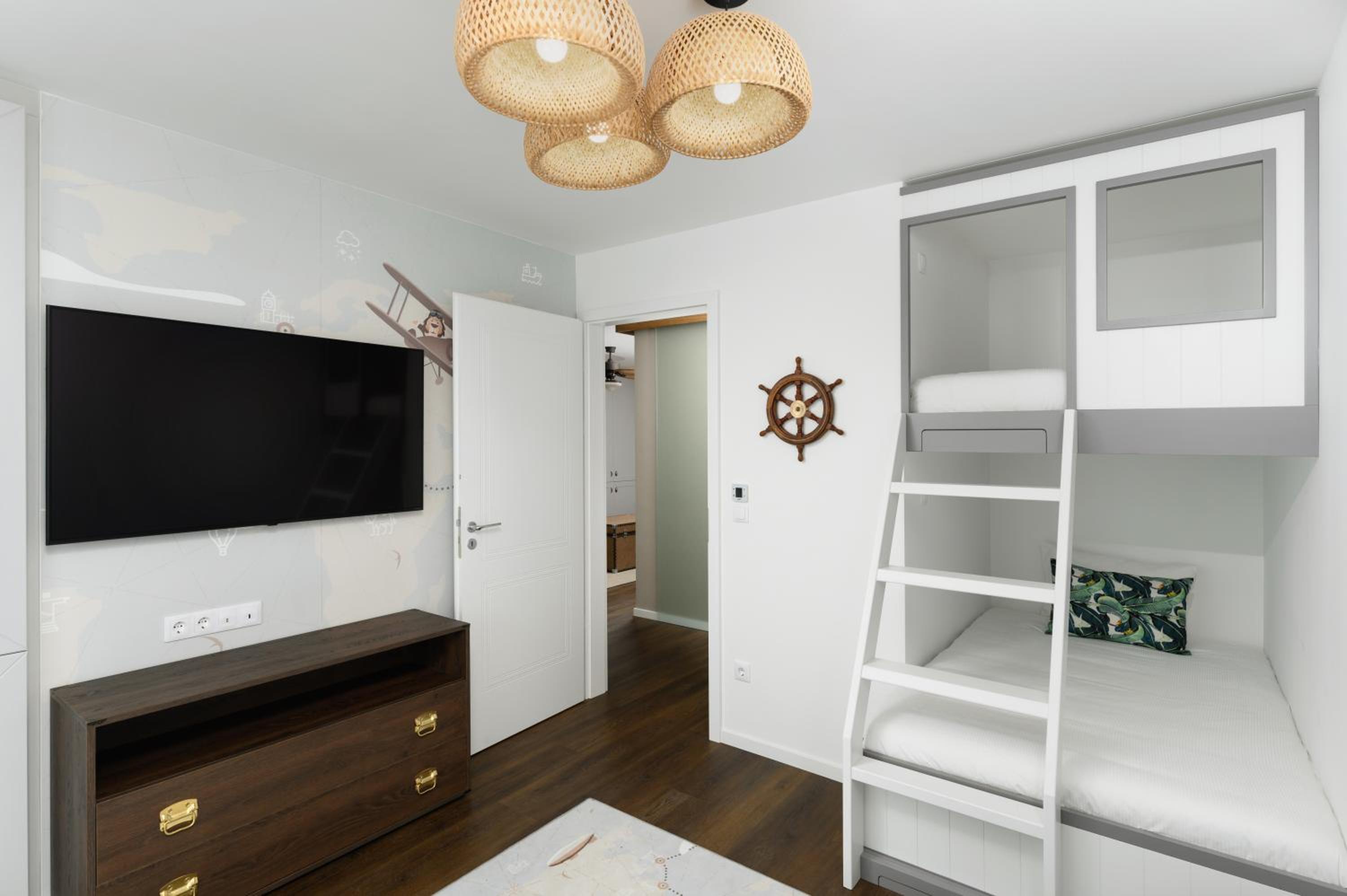 Deluxe Suite with King Bed  - Photo 11