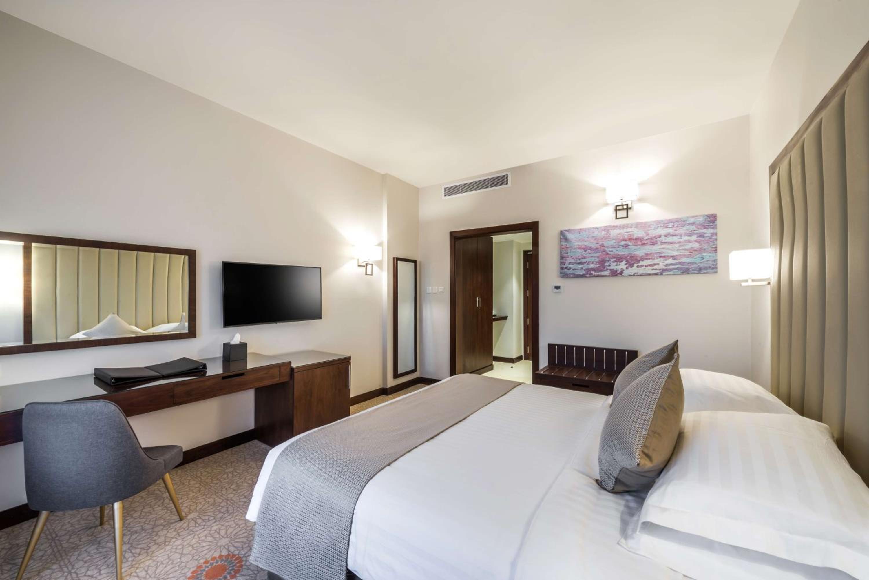 Superior King Room - Non-Smoking - Photo 1