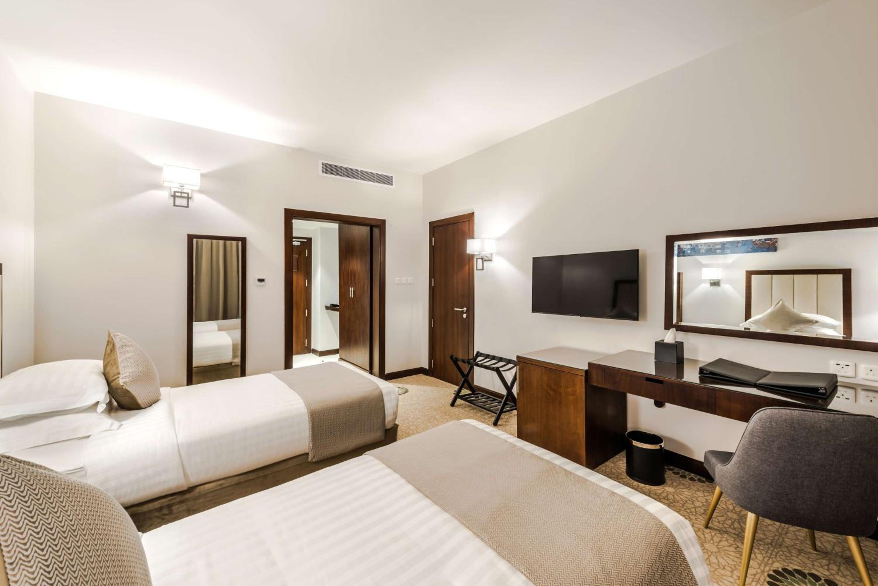 Superior Twin Room - Photo 8