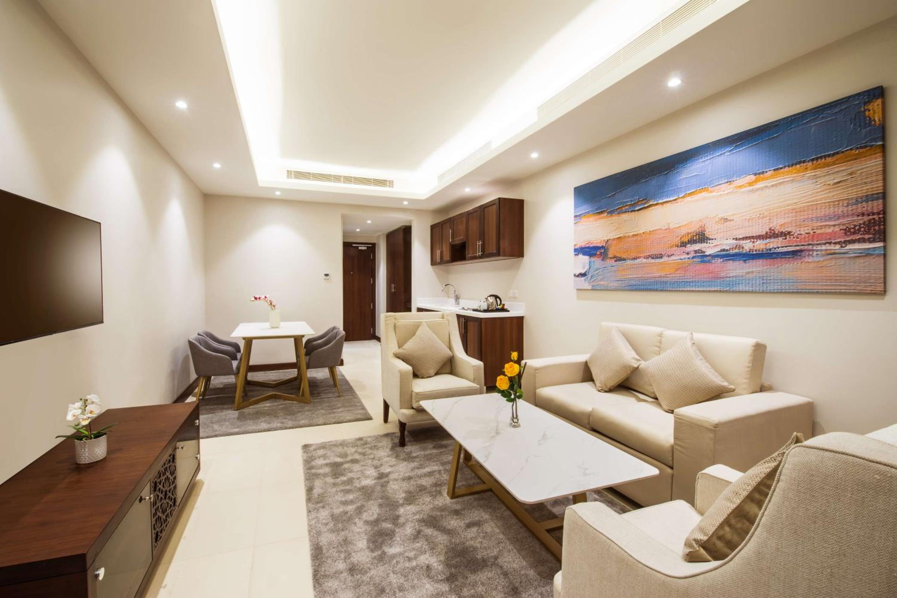 Executive King Suite - Non-Smoking - Photo 6
