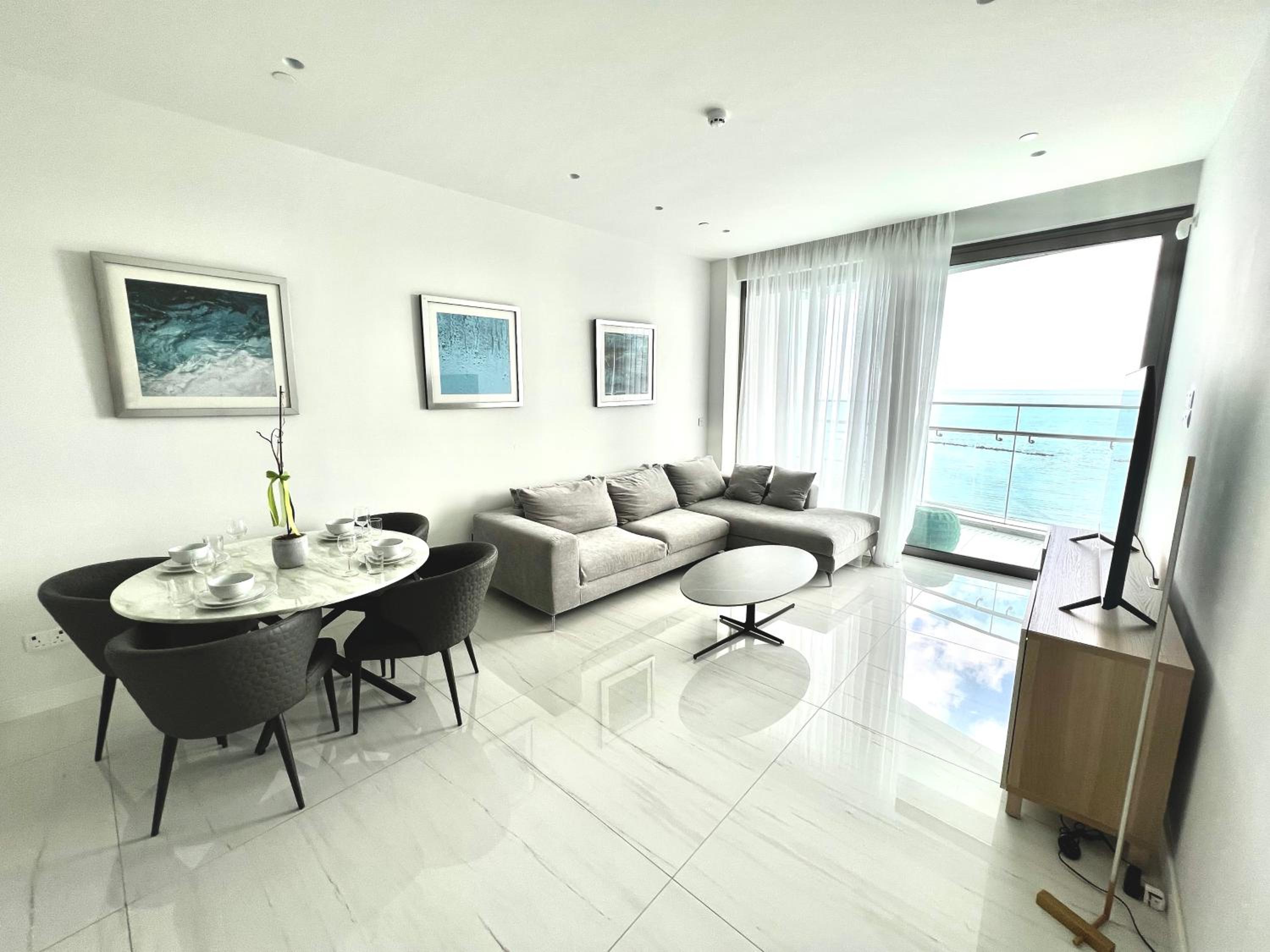 Two-Bedroom Apartment - Photo 2