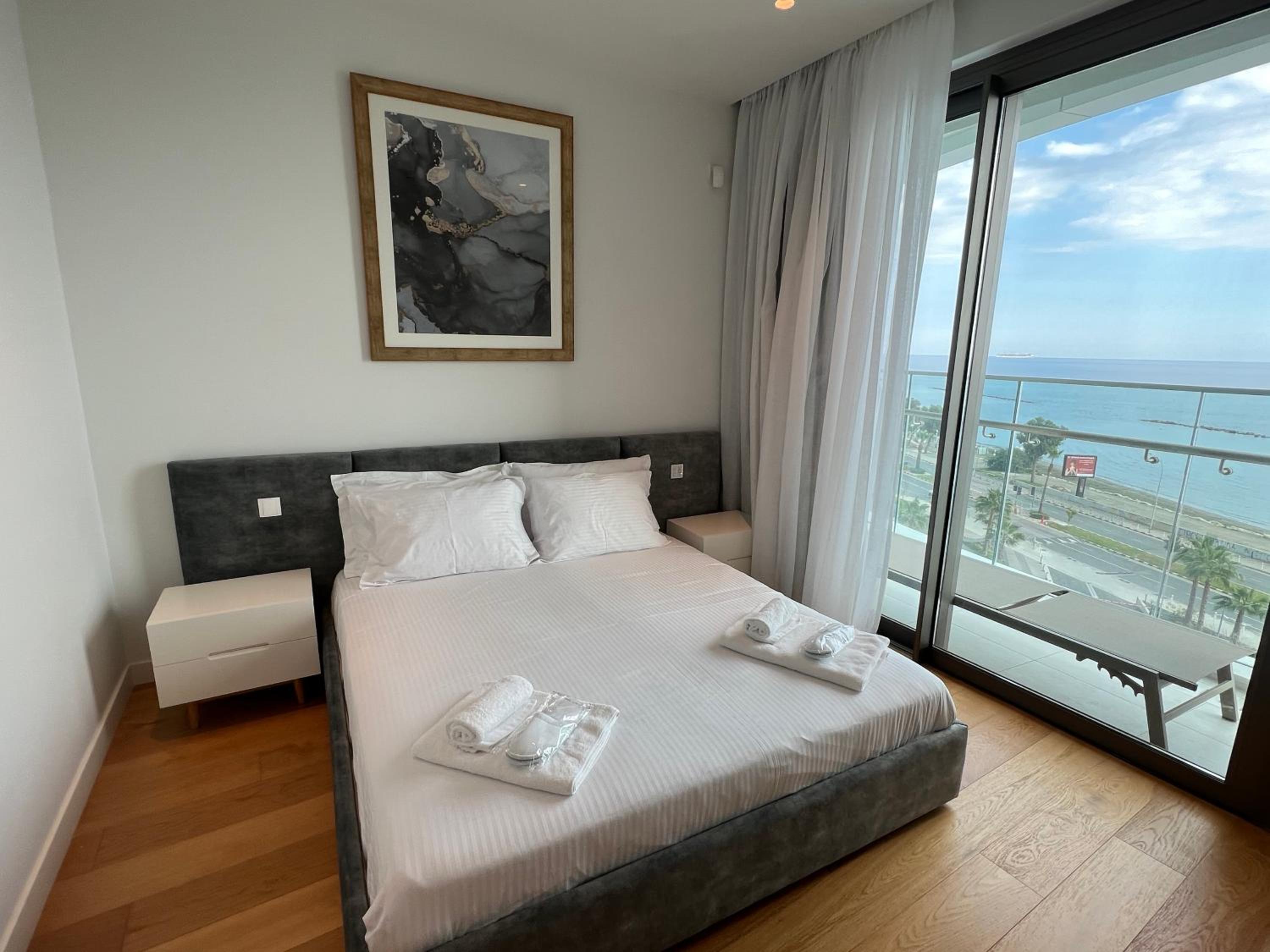 Two-Bedroom Apartment - Photo 3