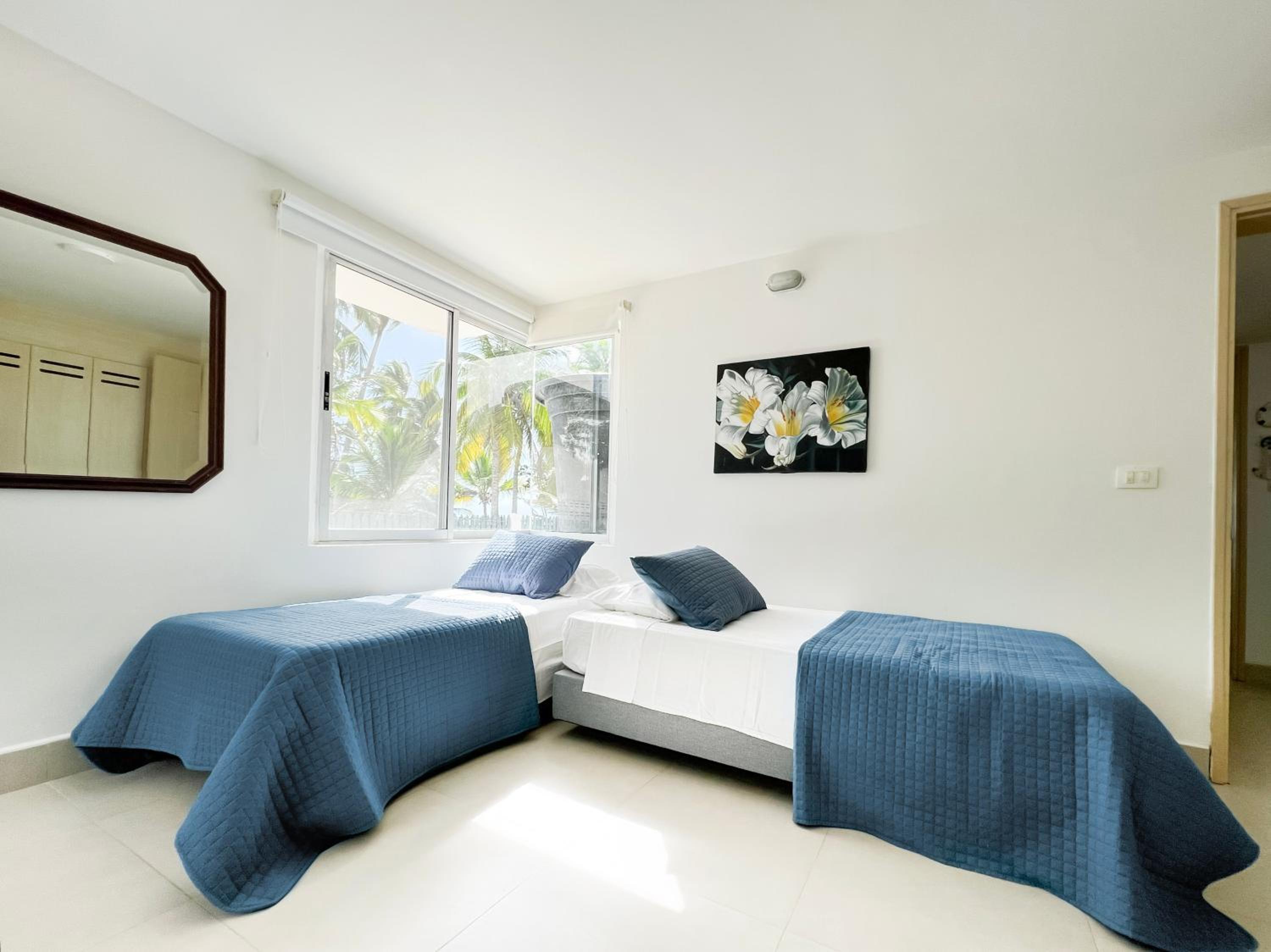 Quadruple Room with Shared Bathroom photo 2
