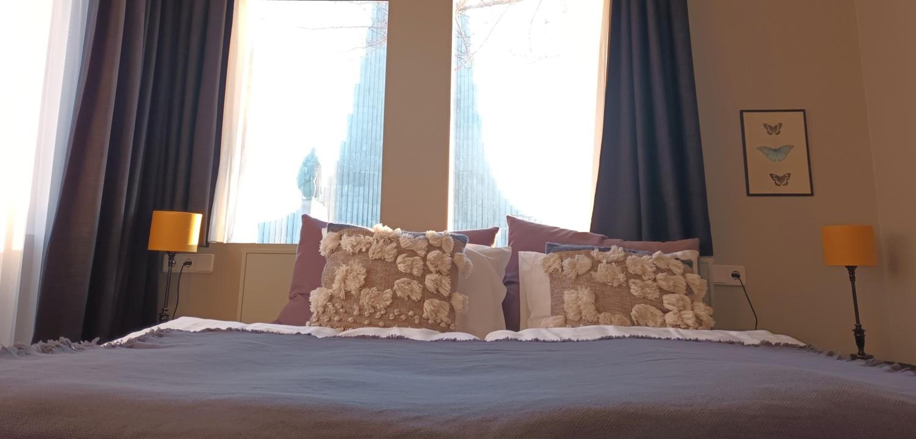 Double Room with Church View - Photo 10