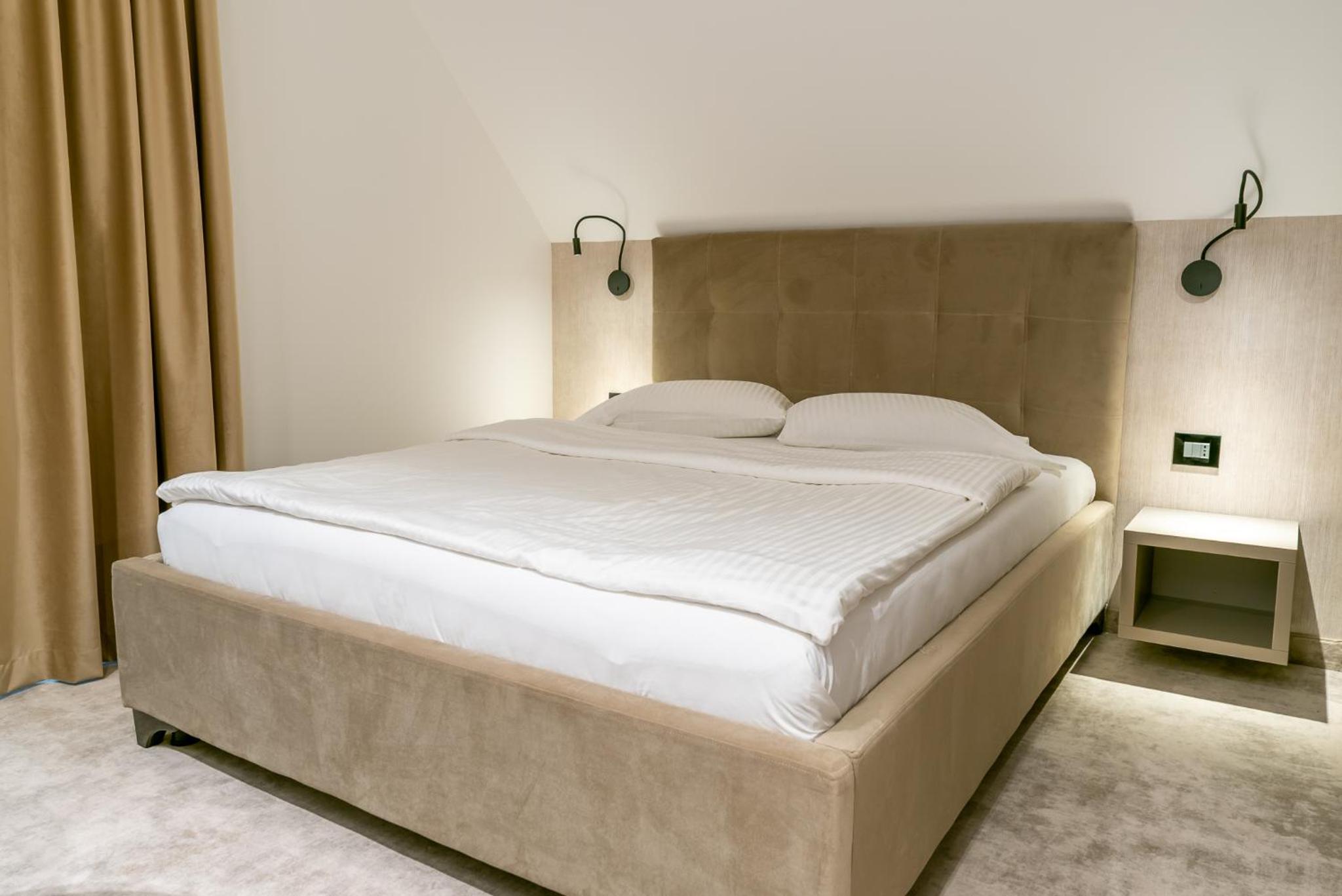Superior Deluxe Double or Twin Room  - Photo 1