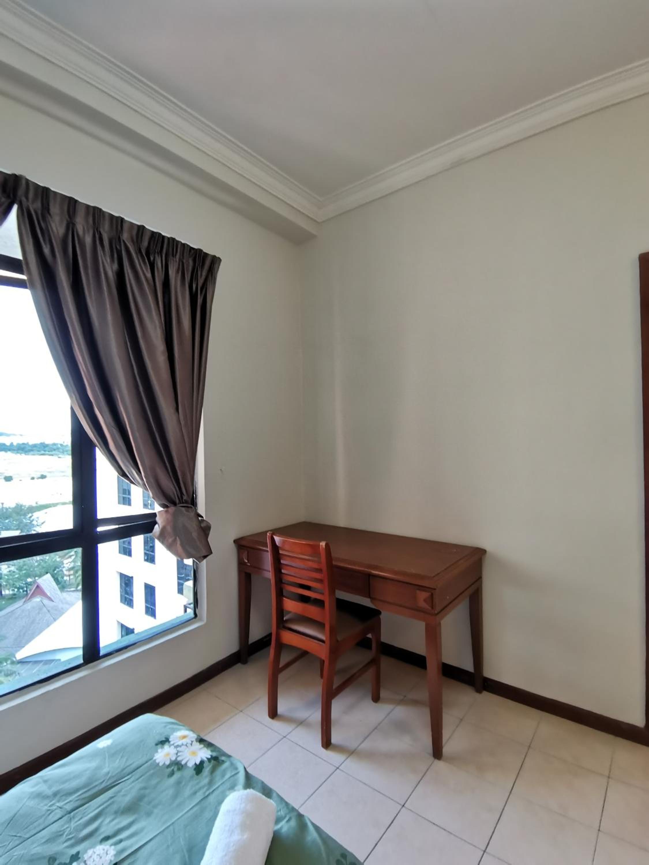 One-Bedroom Apartment - Photo 8