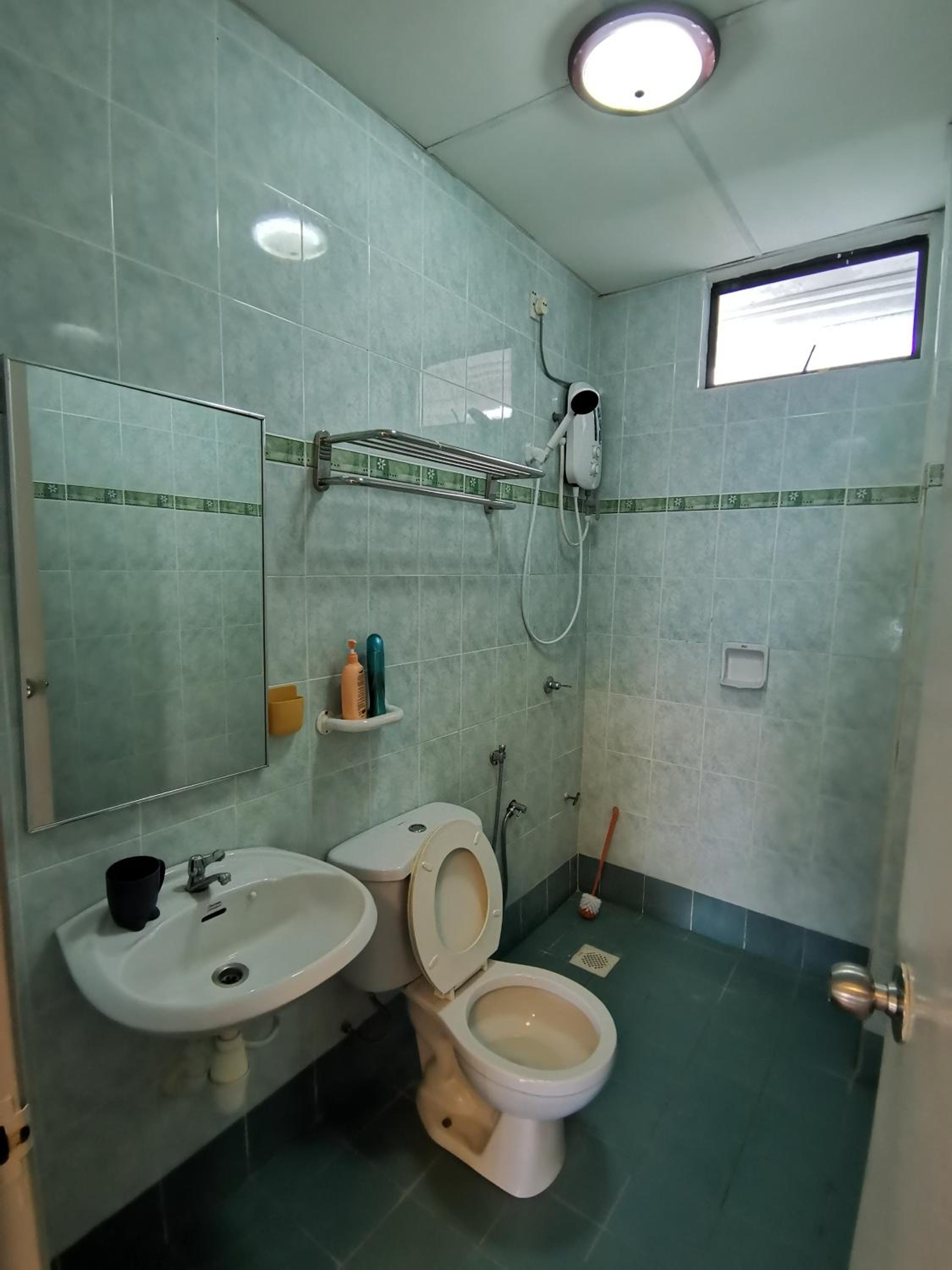 One-Bedroom Apartment - Photo 12