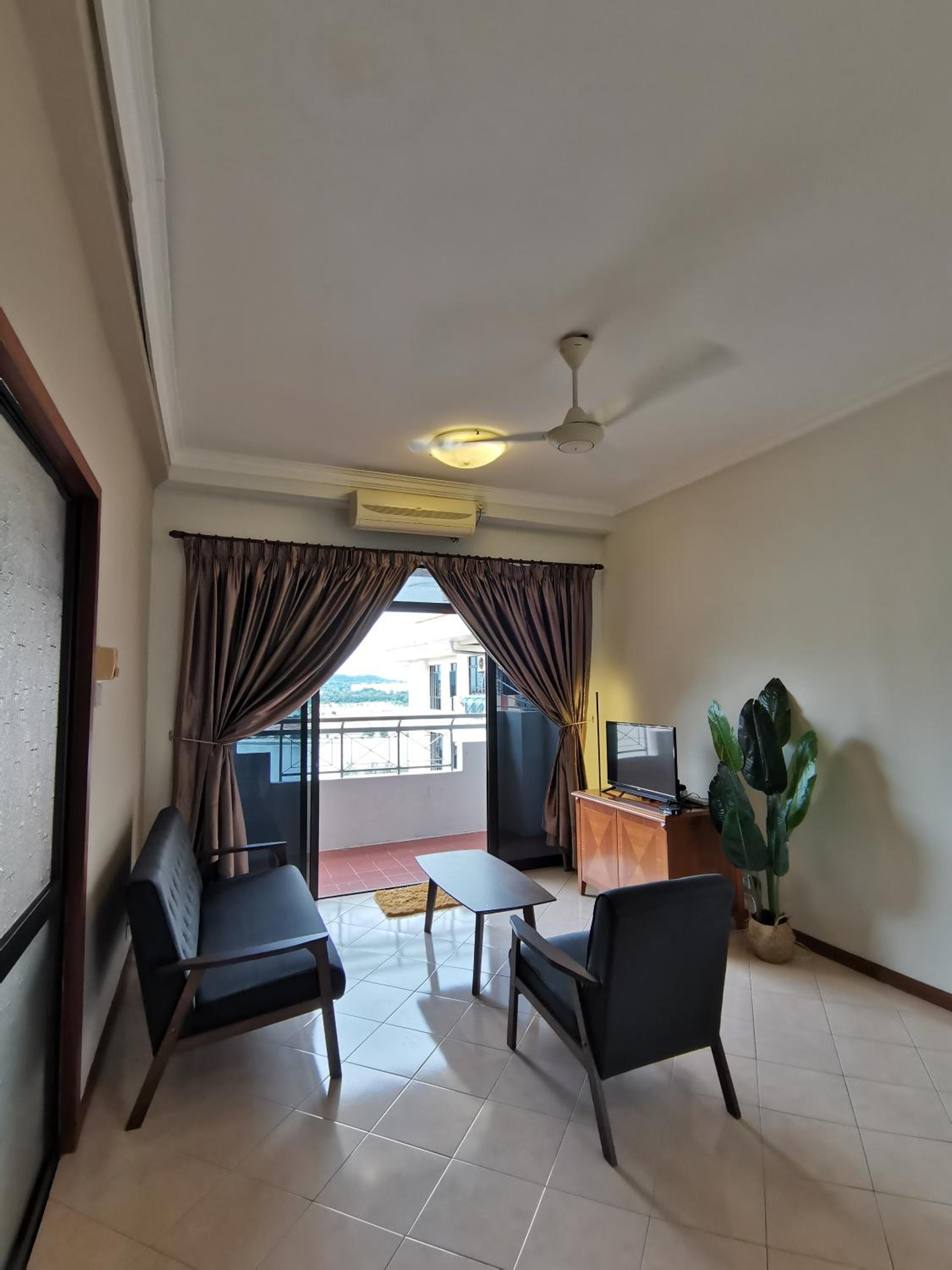 One-Bedroom Apartment - Photo 14