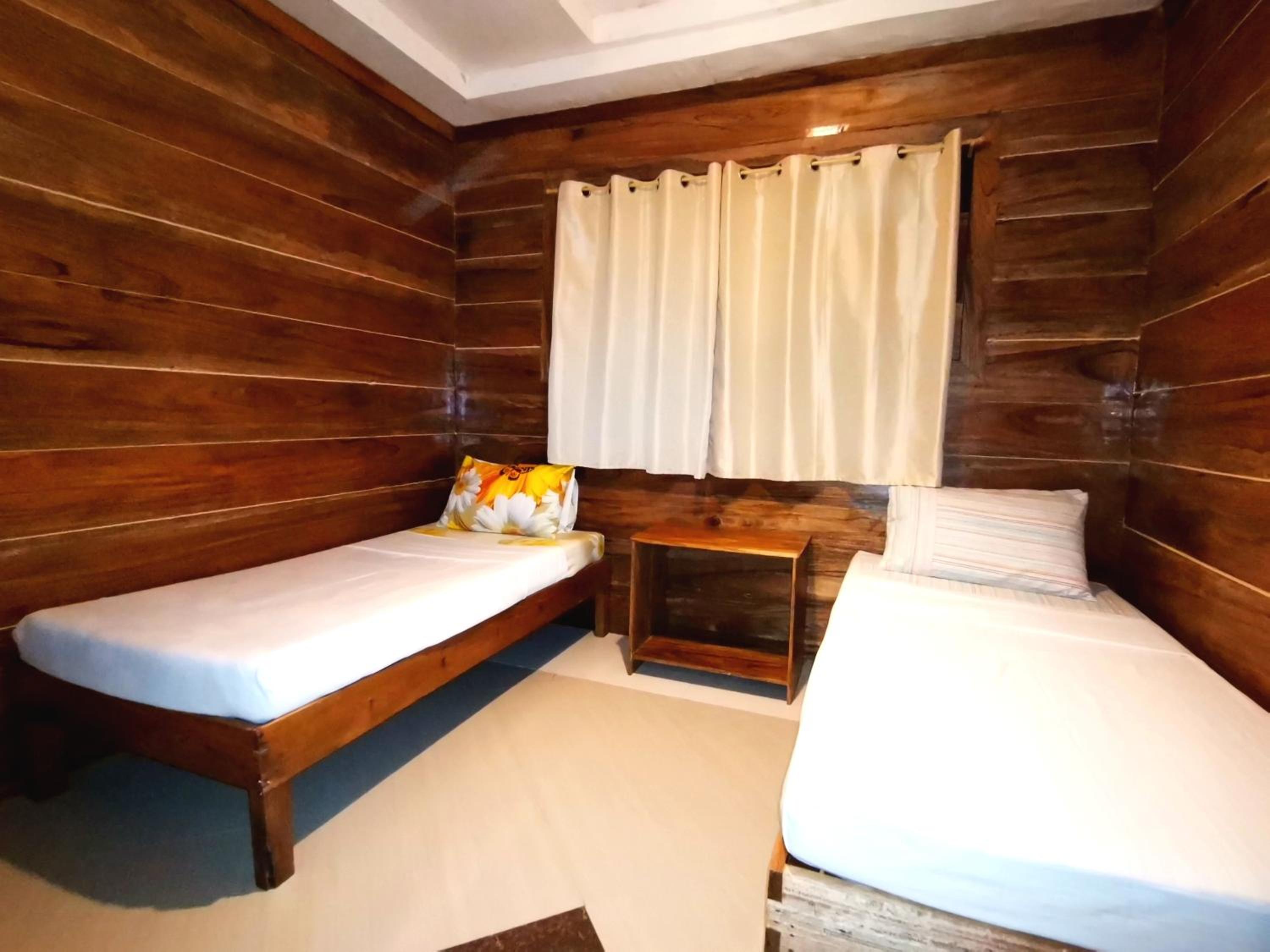 Budget Twin Room photo 2