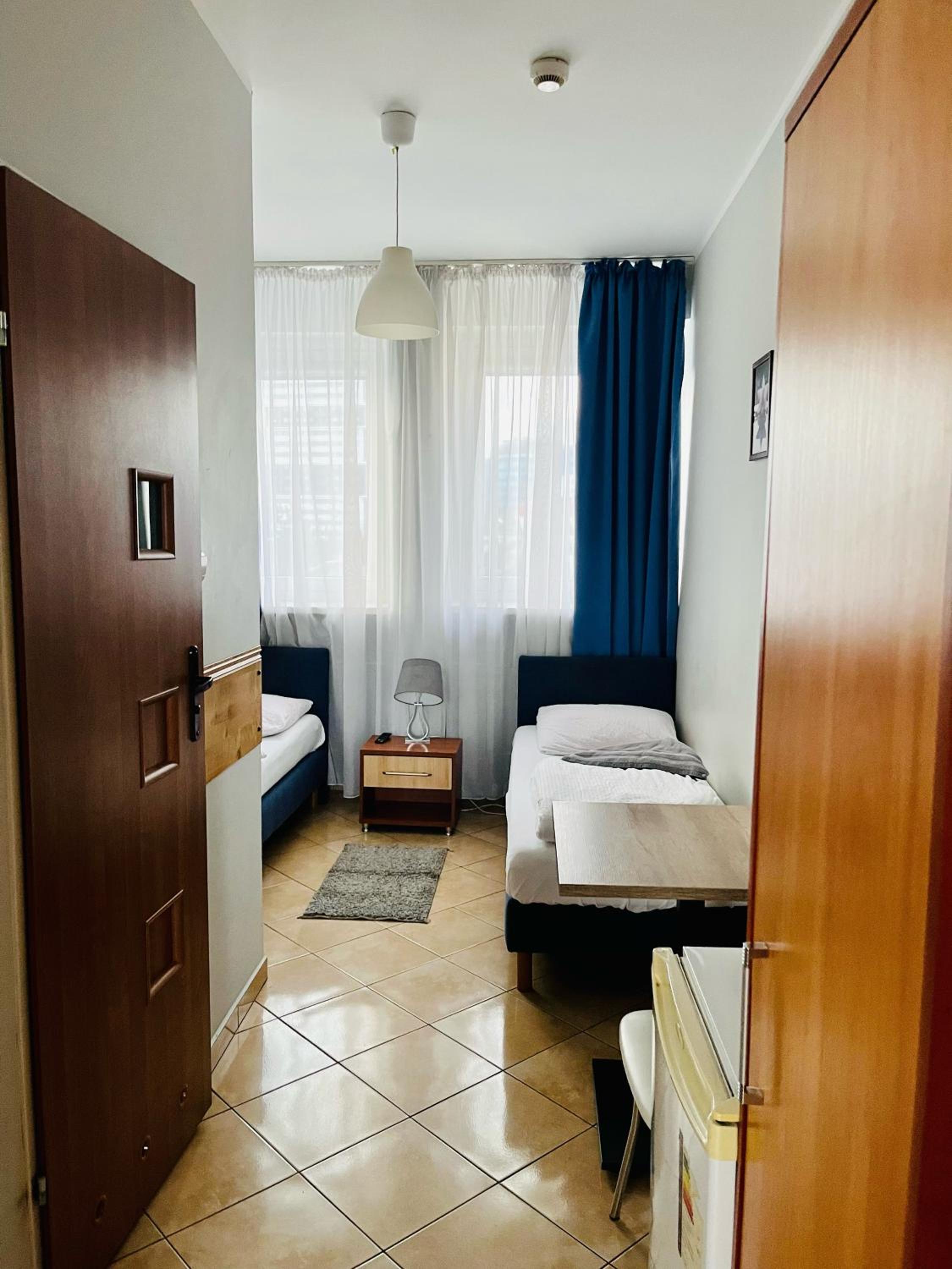 Double or Twin Room - Photo 4