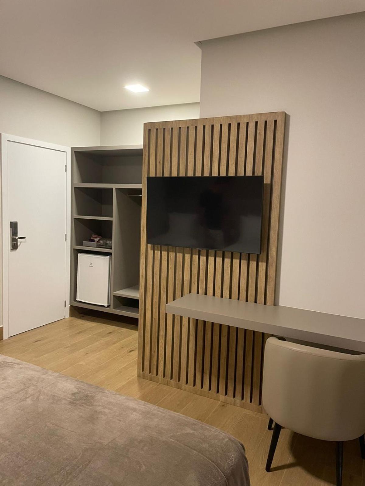 Deluxe Suite - Photo 3