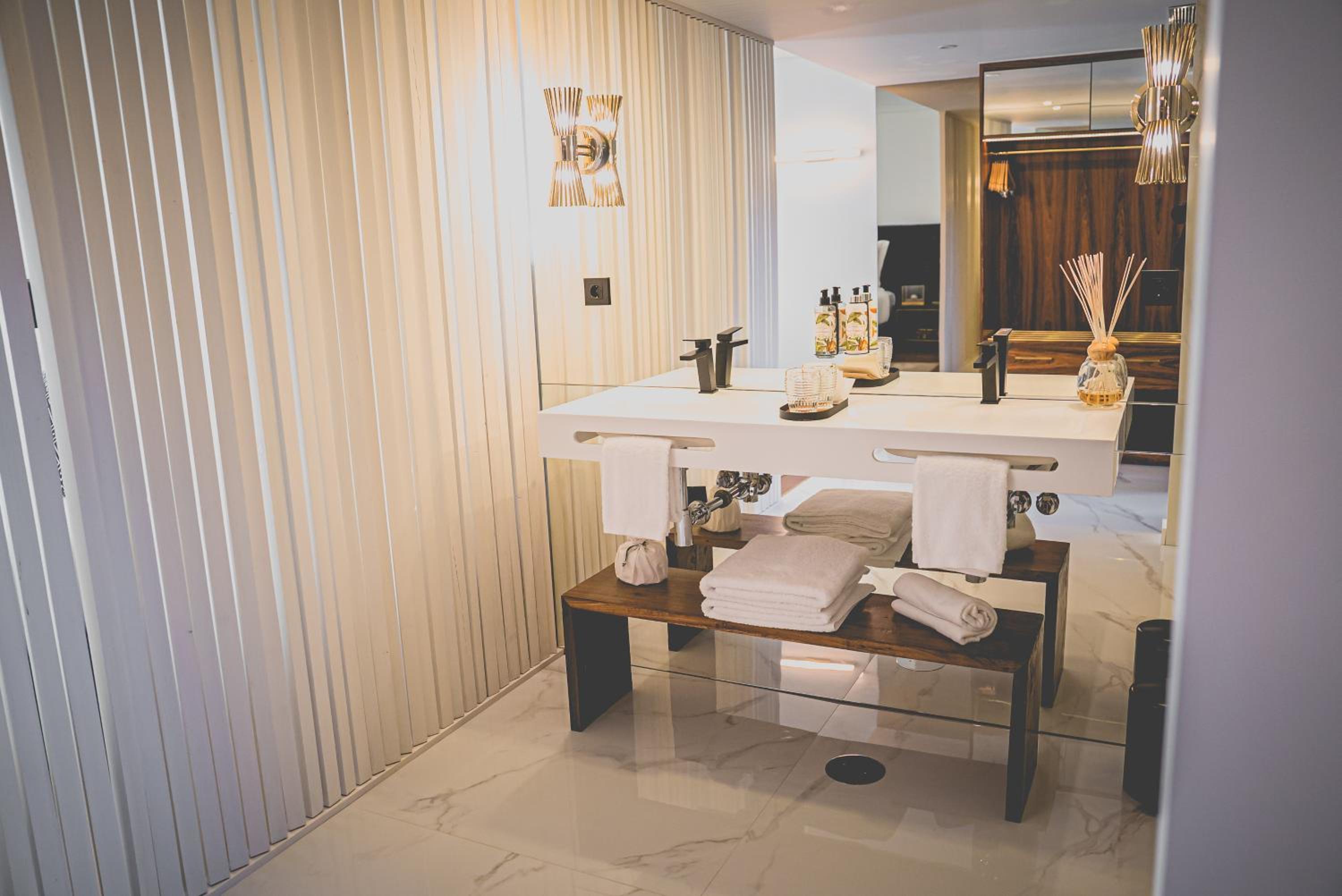 Large Double or Twin Room - Photo 5