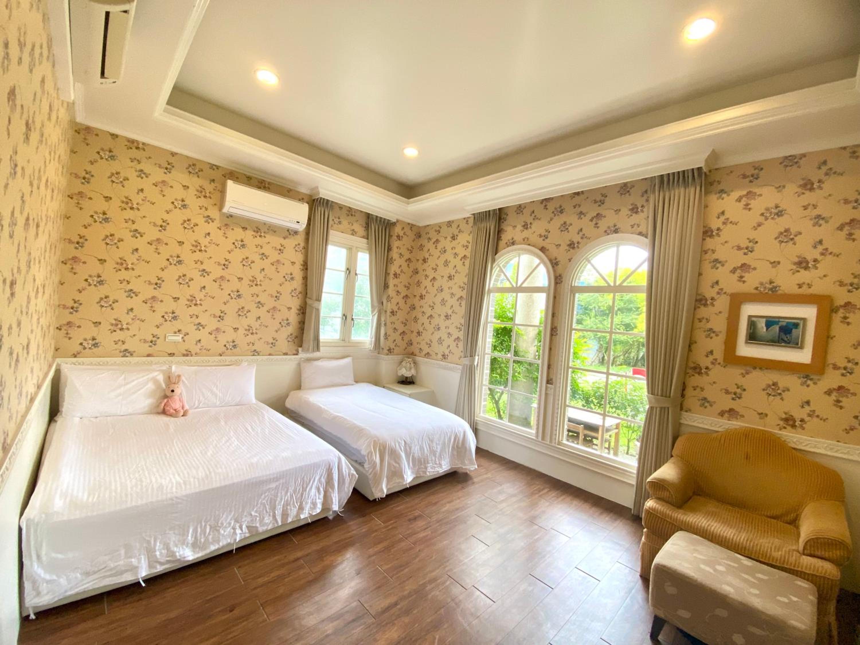 Triple Room with Bath photo 2